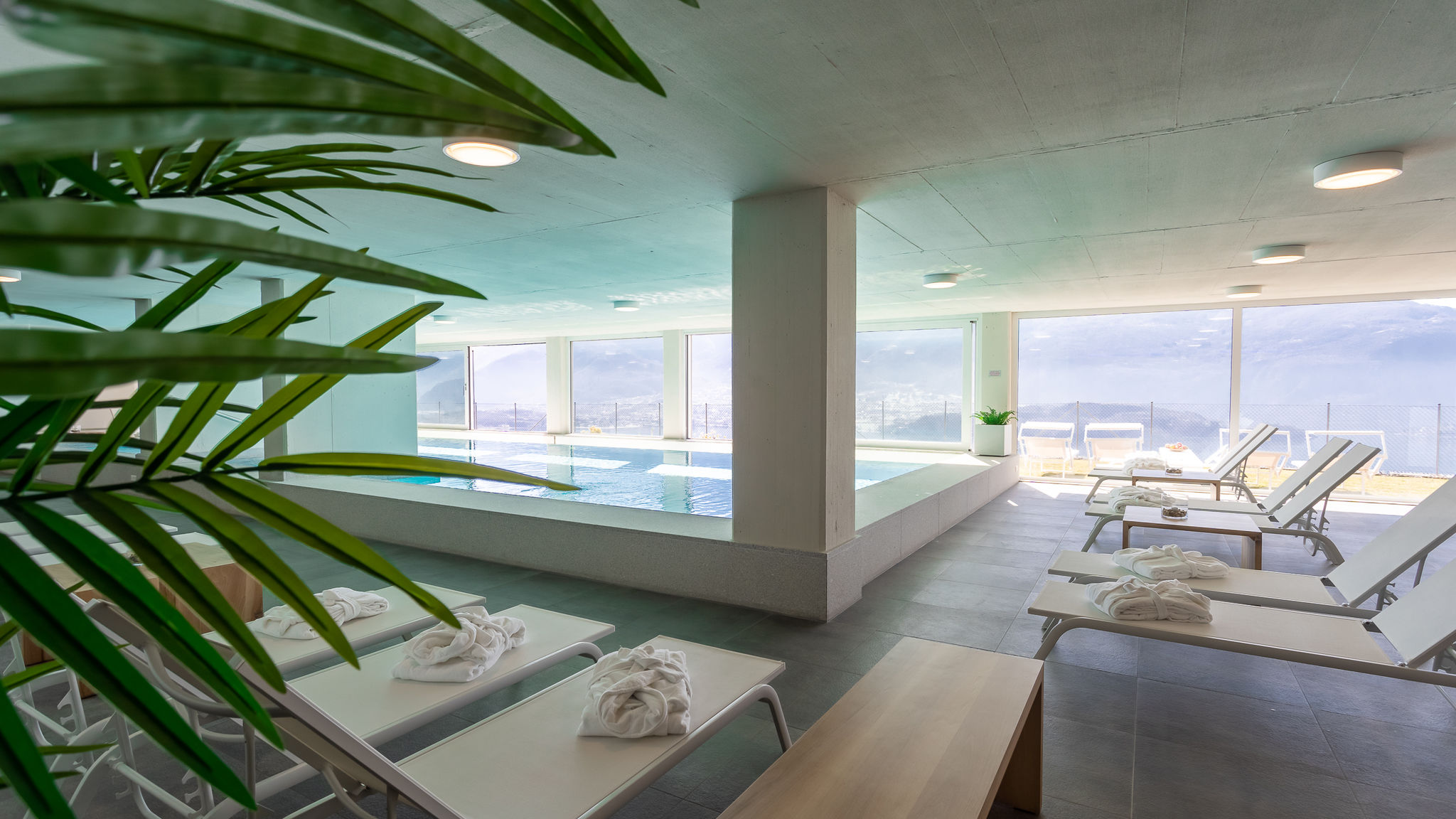 RentAllComo Vercana Valarin Milano, Luxury Apartment & Wellness