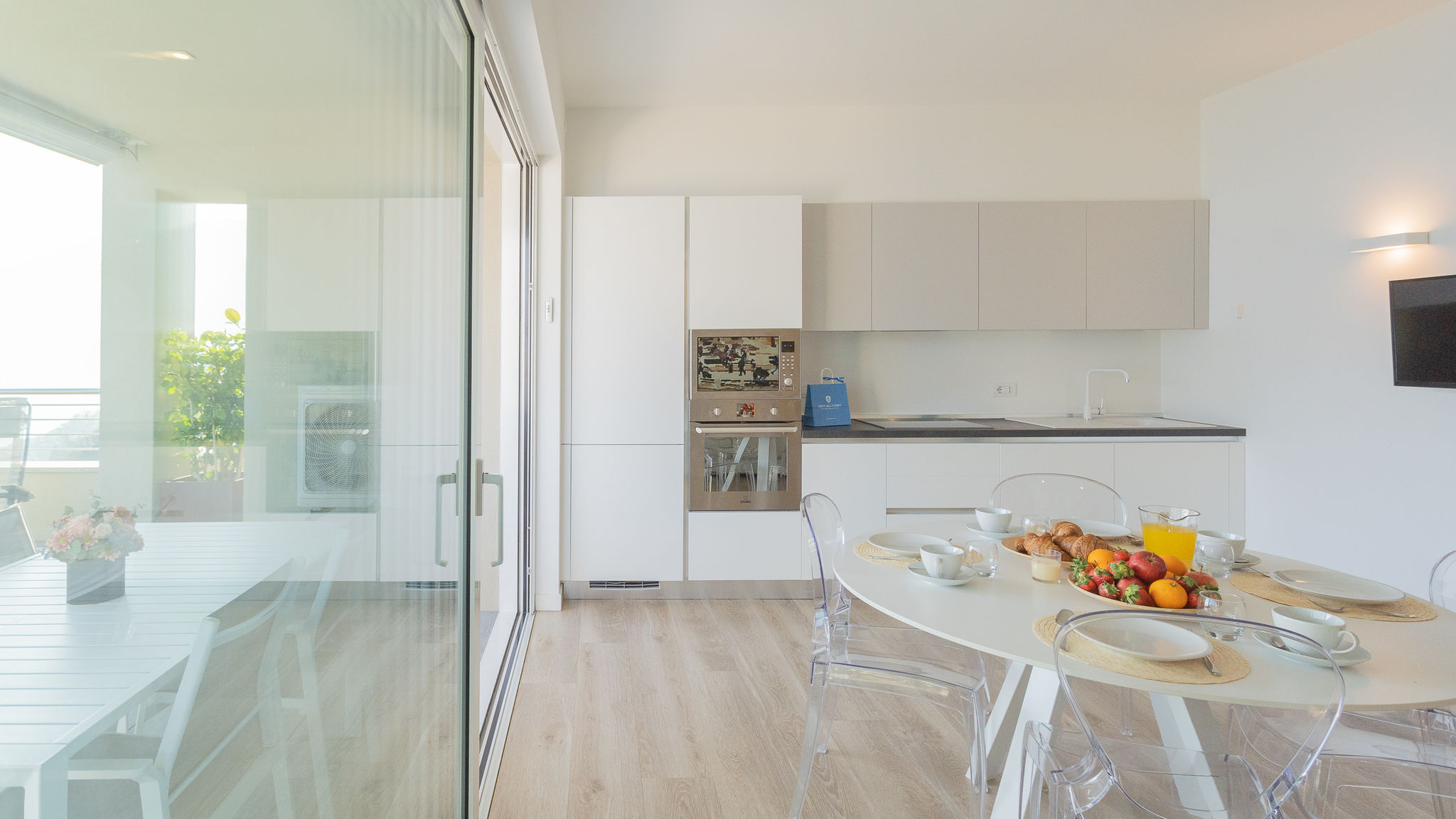 RentAllComo Vercana Valarin Roma, Luxury Apartment & Wellness 