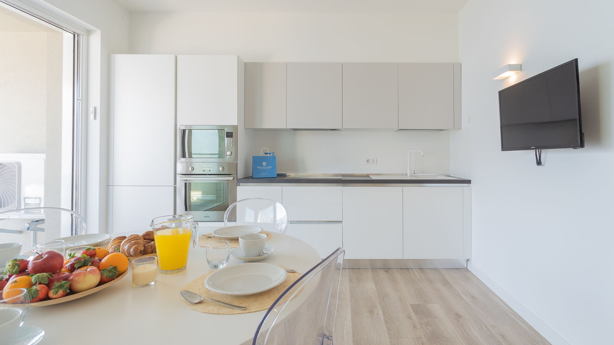 RentAllComo Vercana Valarin Roma, Luxury Apartment & Wellness 