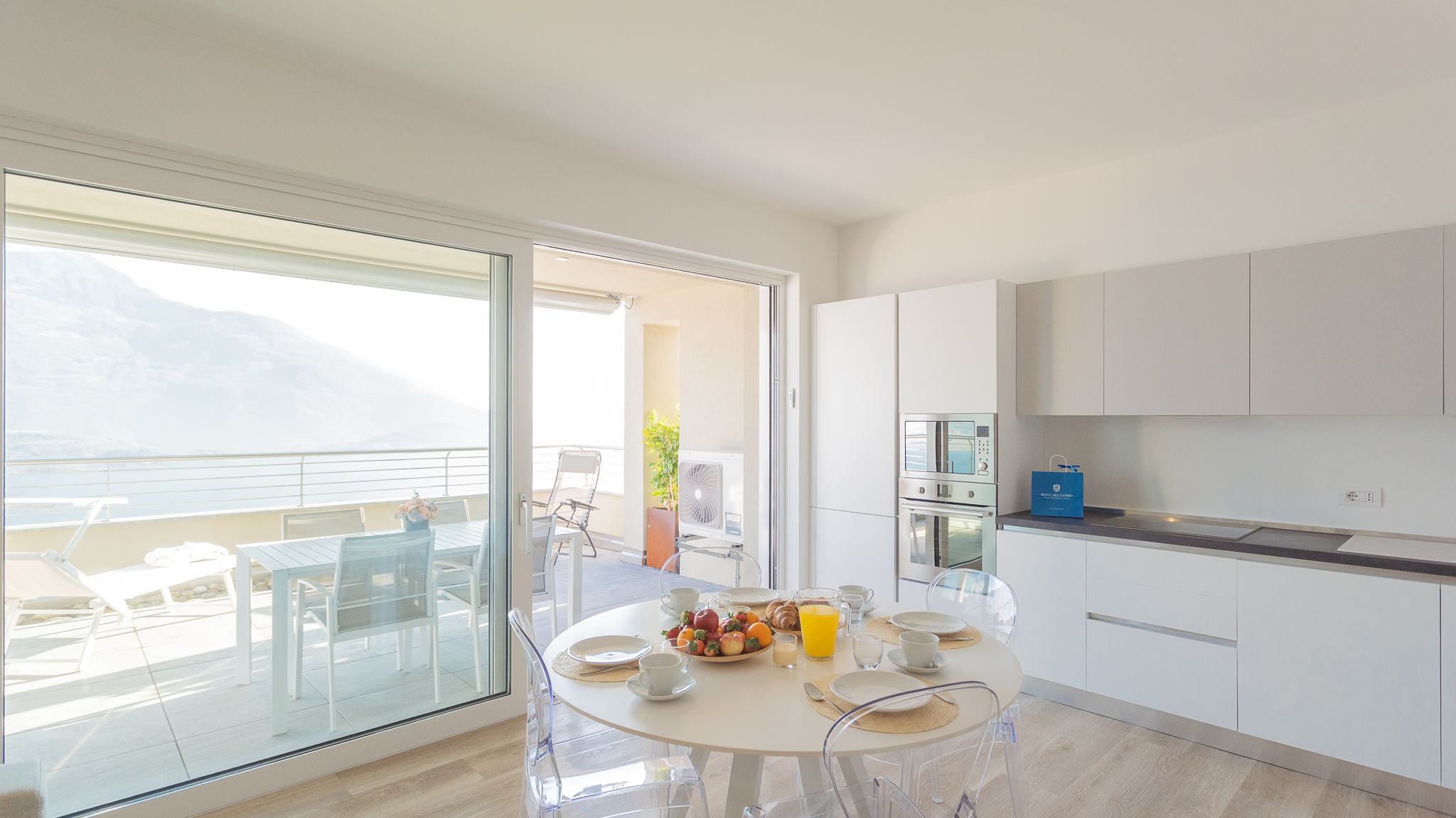 RentAllComo Vercana Valarin Roma, Luxury Apartment & Wellness 