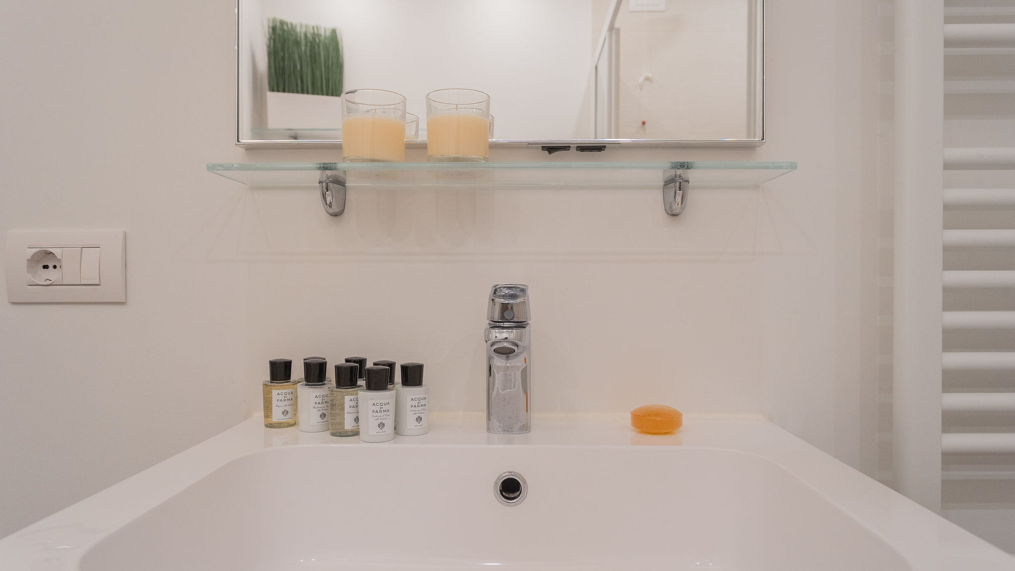 RentAllComo Vercana Valarin Roma, Luxury Apartment & Wellness 