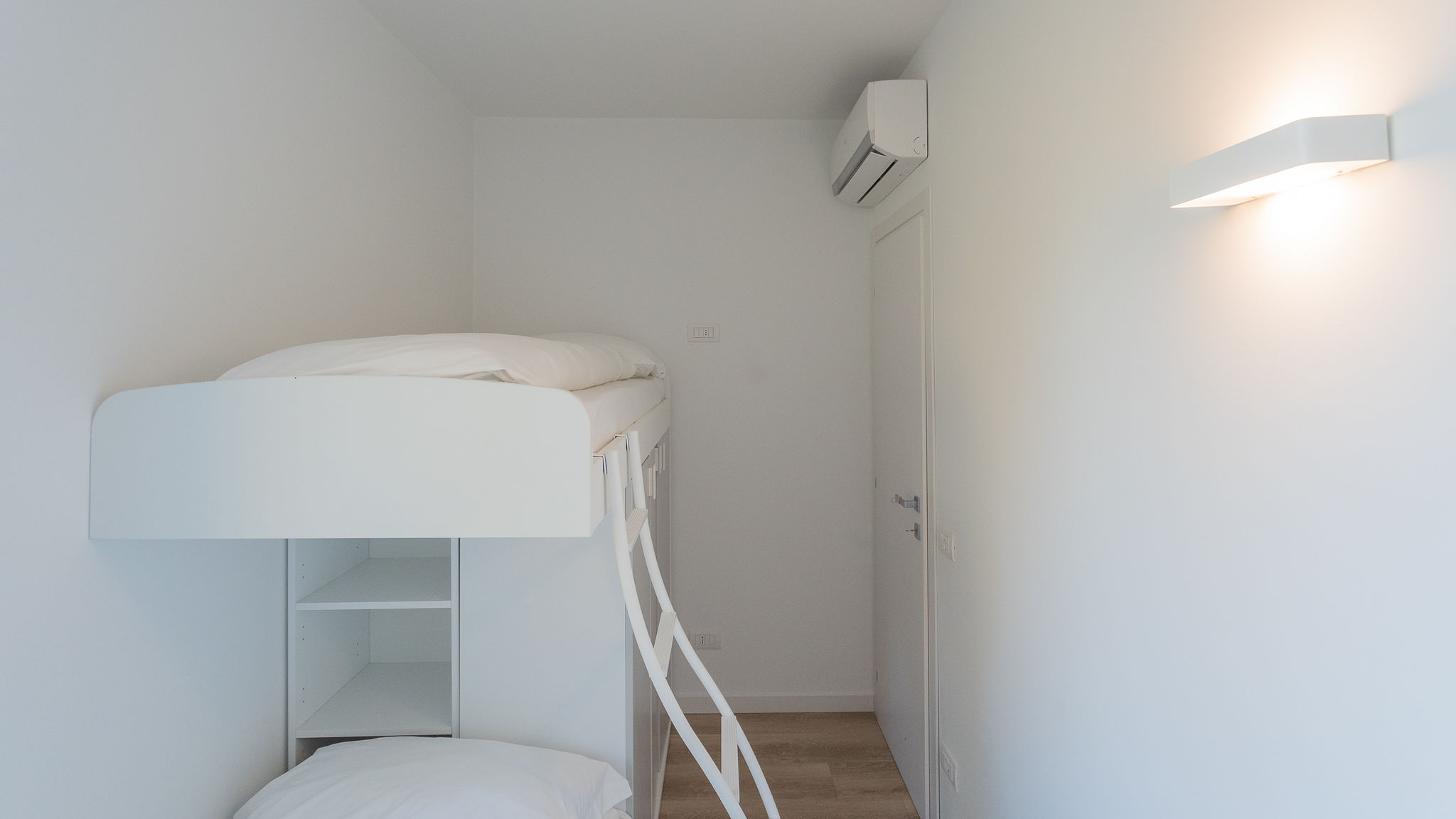 RentAllComo Vercana Valarin Roma, Luxury Apartment & Wellness 