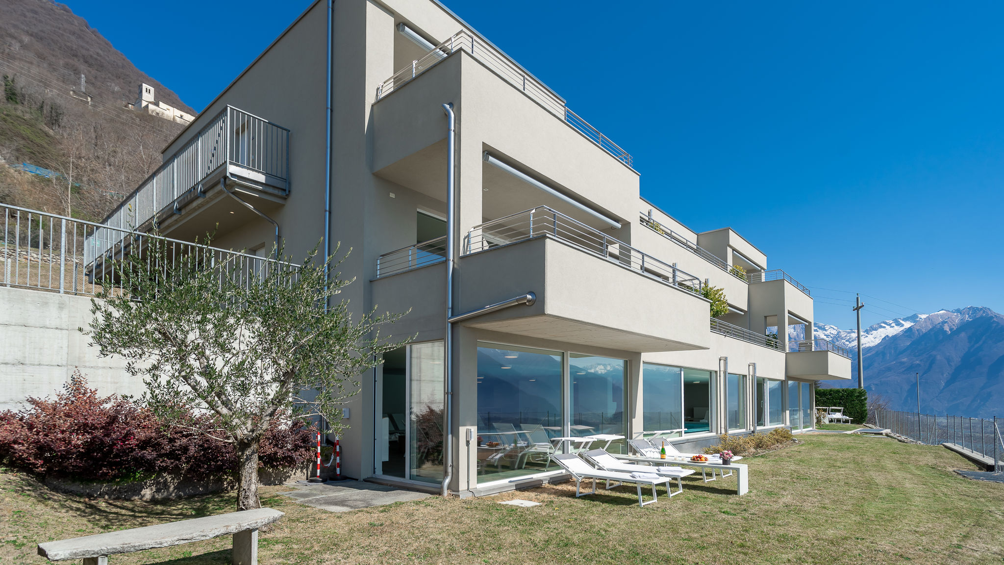RentAllComo Vercana Valarin Roma, Luxury Apartment & Wellness 