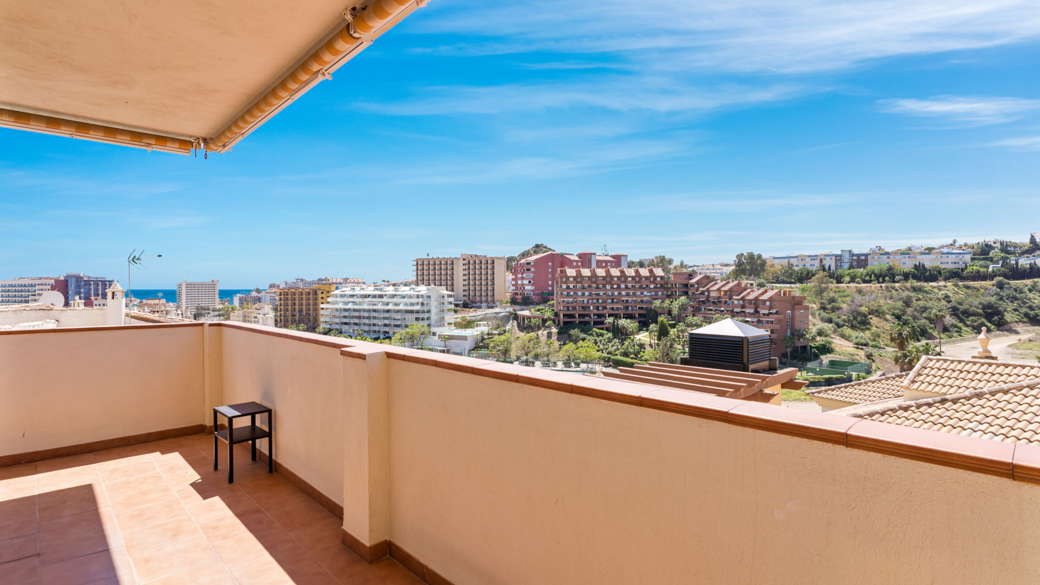 Spacious flat with pool in Benalmadena - Ref 201