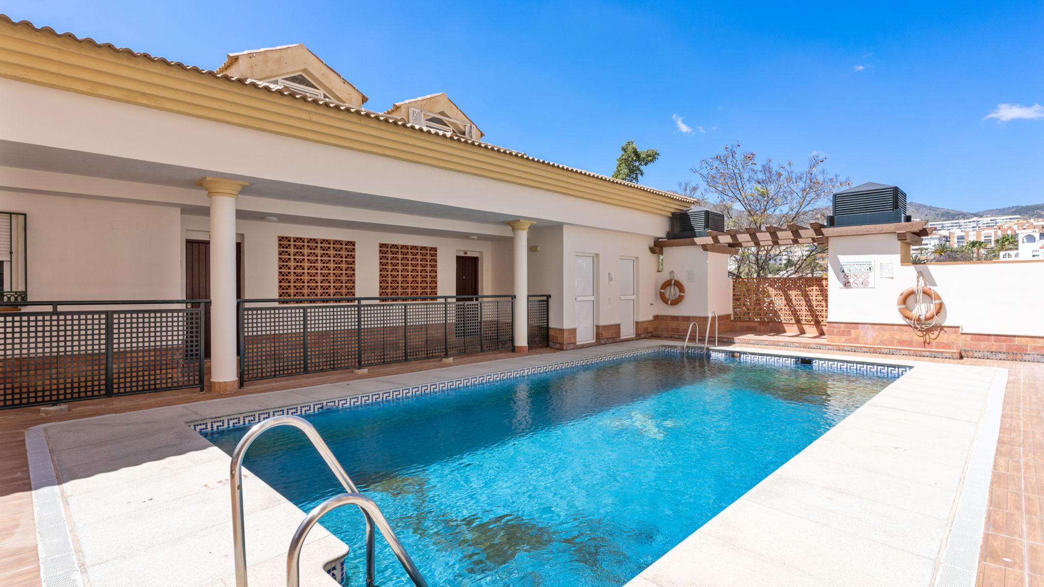 Spacious flat with pool in Benalmadena - Ref 201