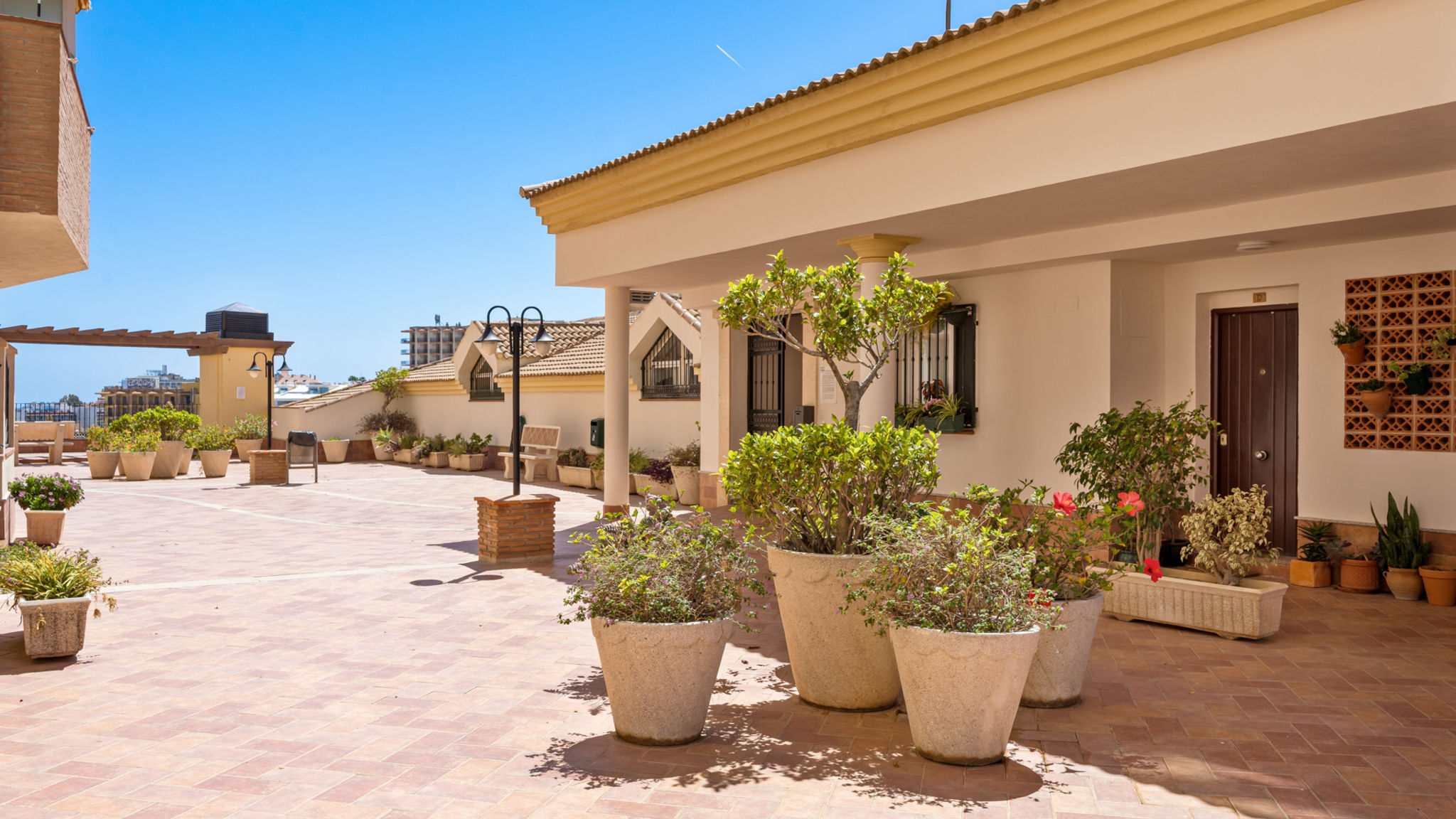 Spacious flat with pool in Benalmadena - Ref 201