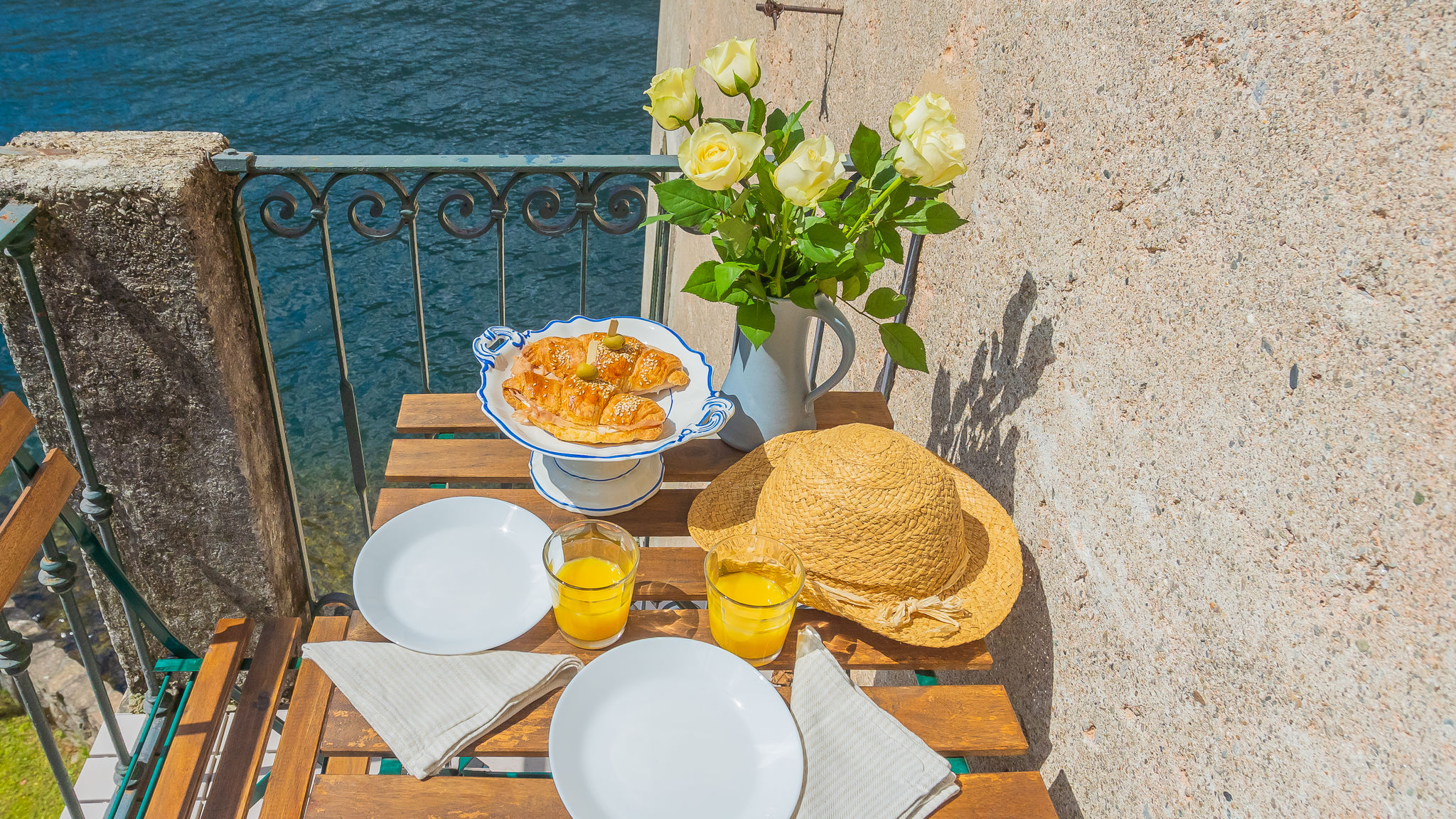 RentAllComo Nesso Deriva Apartment on Careno's Beach