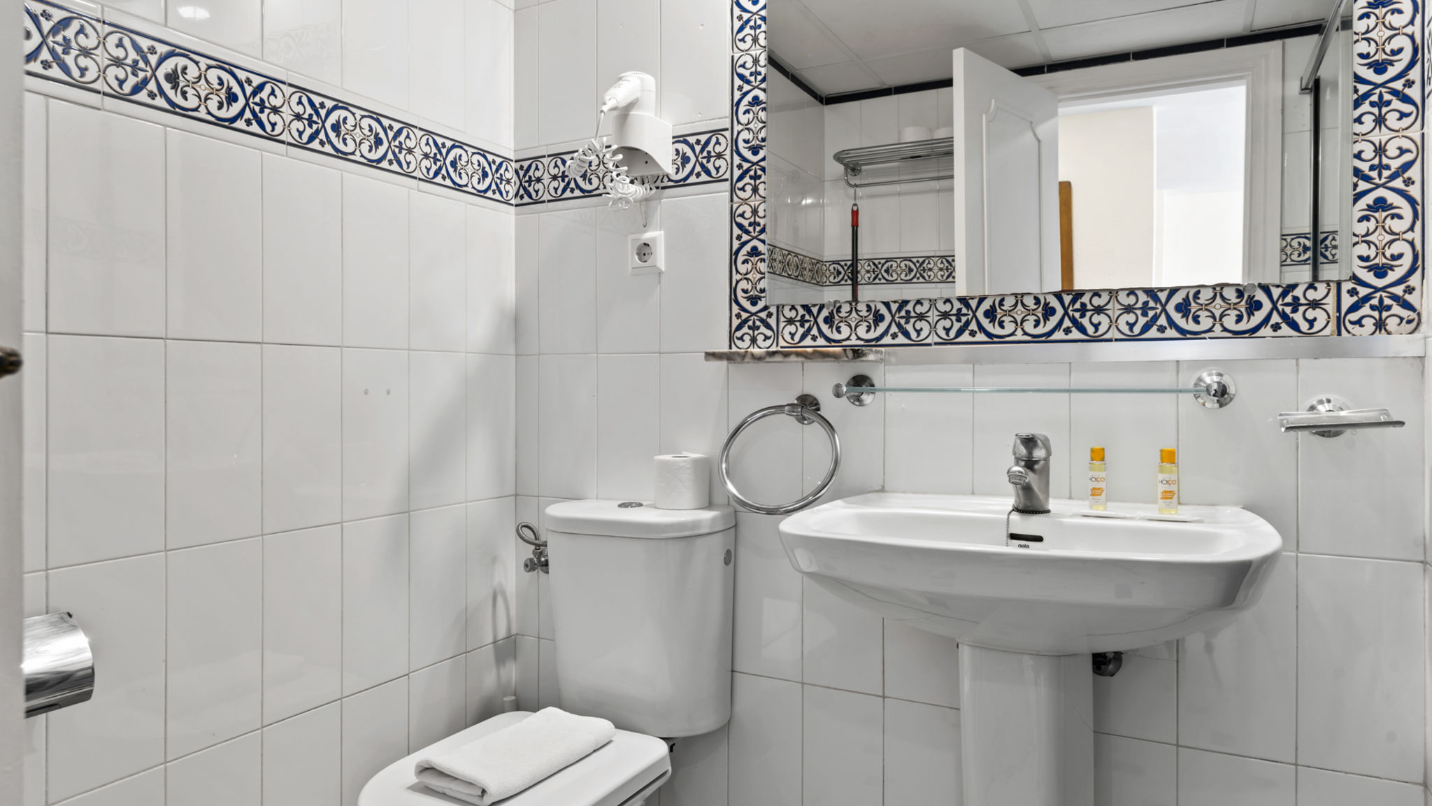 Family apt with pool by Costarentals - Ref 208
