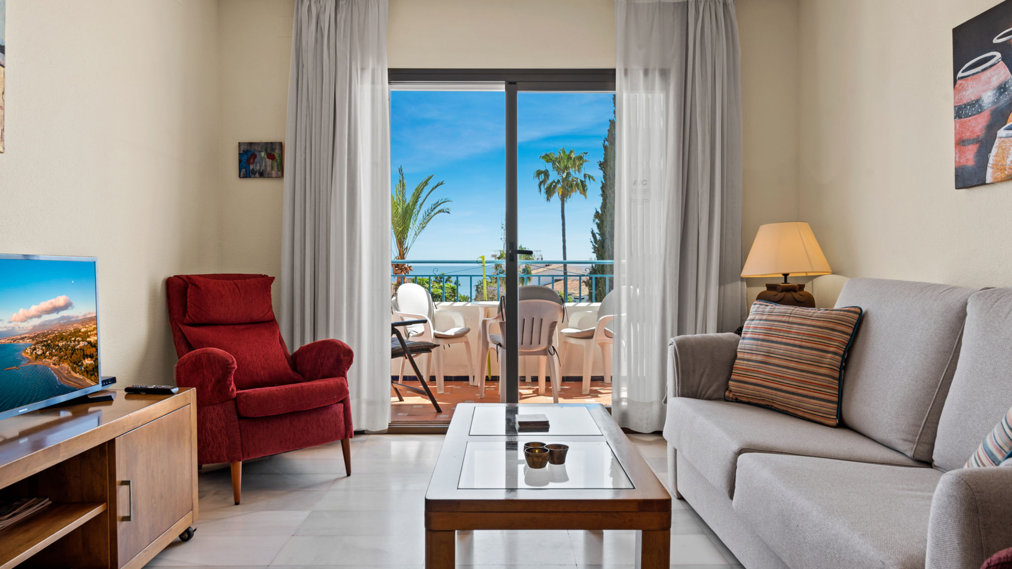 Family apt with pool by Costarentals - Ref 208