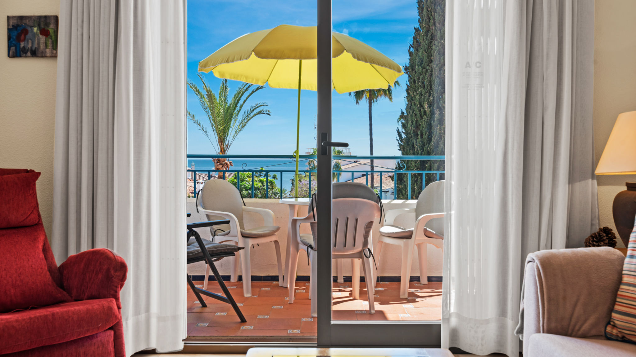 Family apt with pool by Costarentals - Ref 208