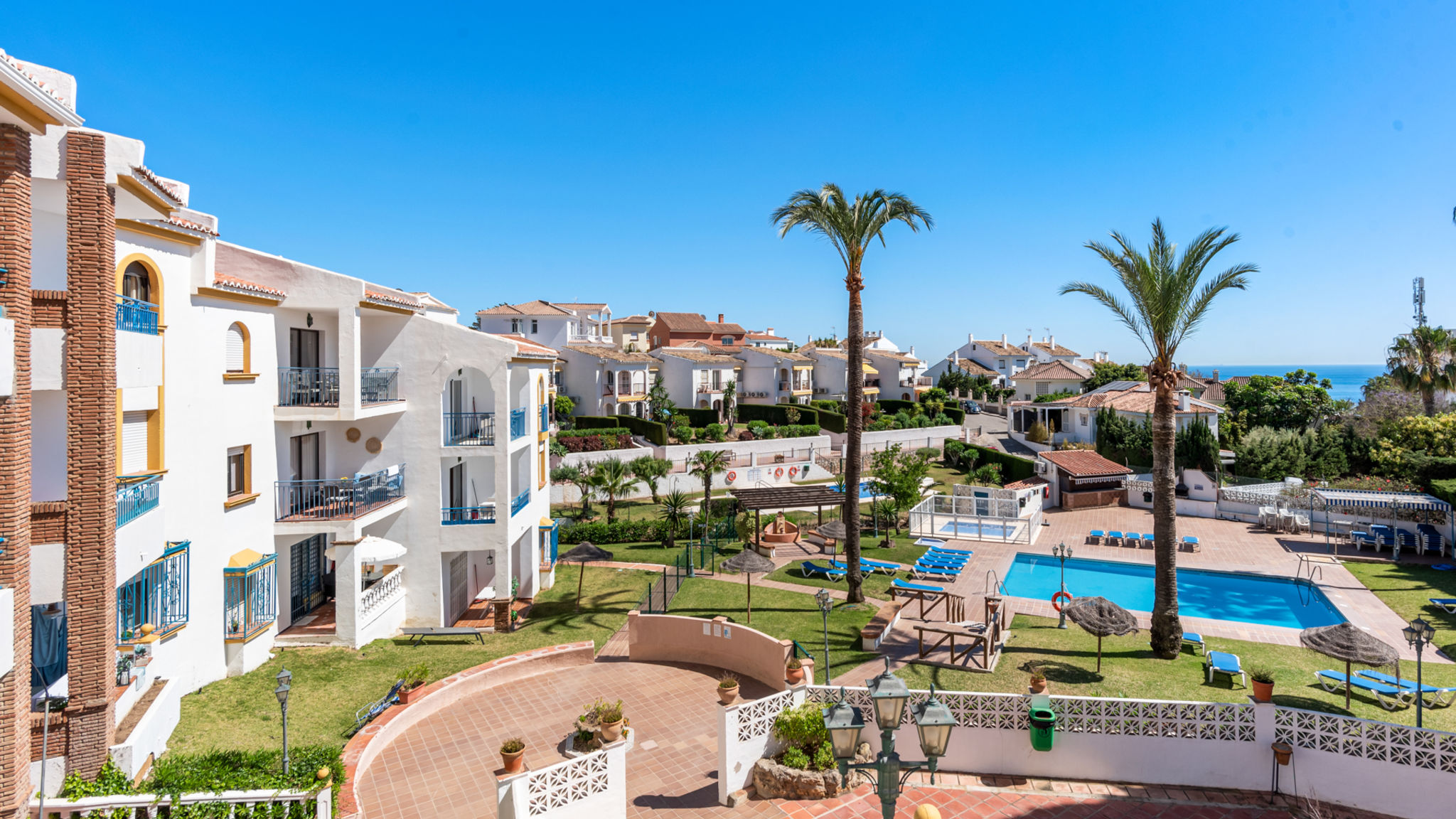 Family apt with pool by Costarentals - Ref 208