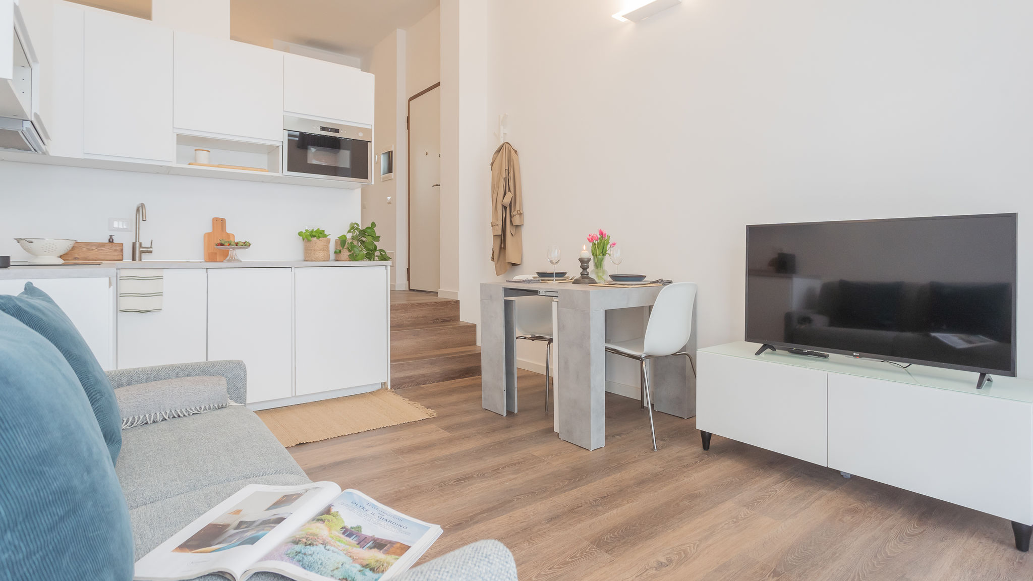 RentAllComo Como A Step from the Dome Apartment