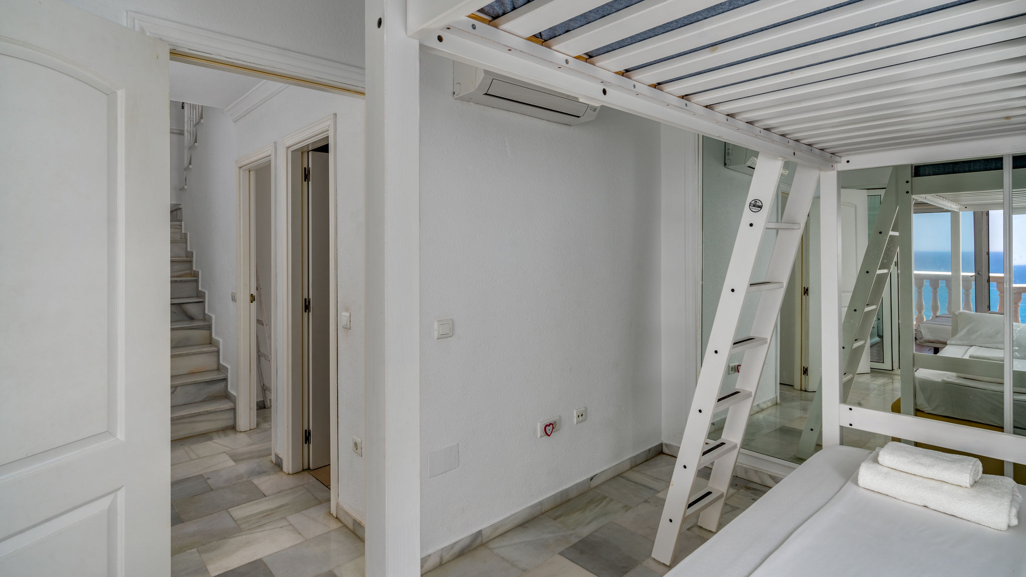 Spacious family apartment in Carvajal - Ref 210