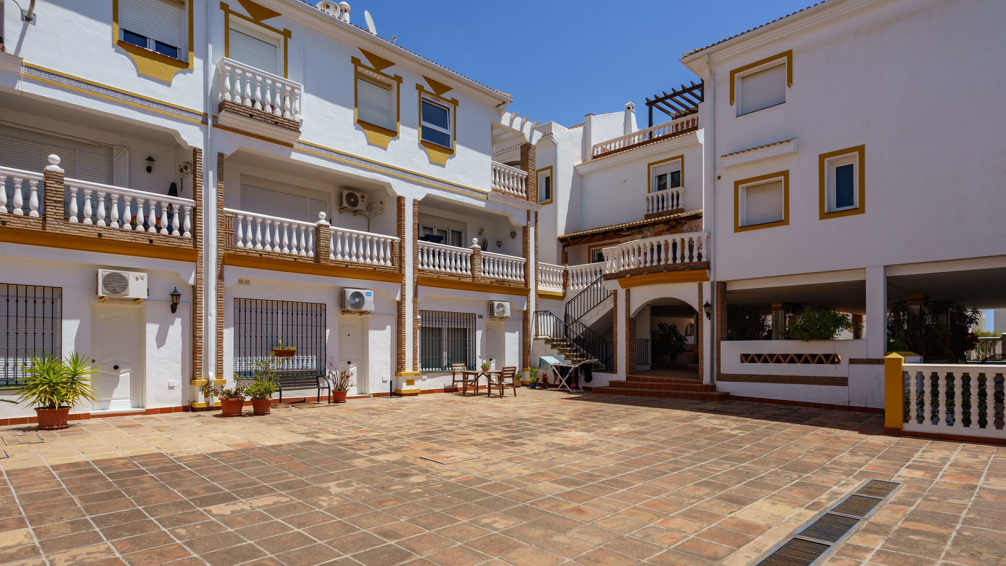 Spacious family apartment in Carvajal - Ref 210