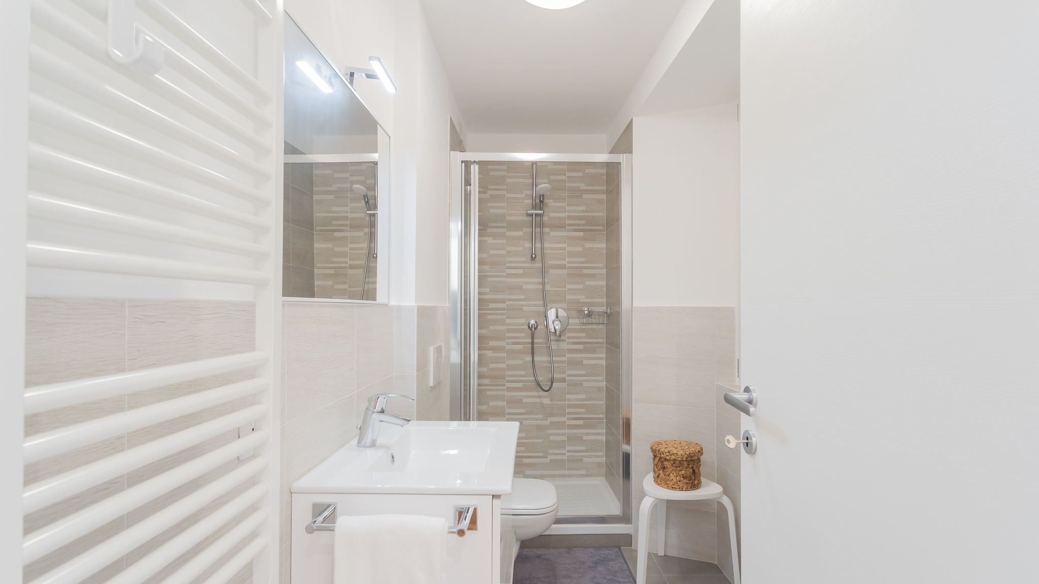 RentAllComo Torno Pozzo Vertical Apartment with garden and parking