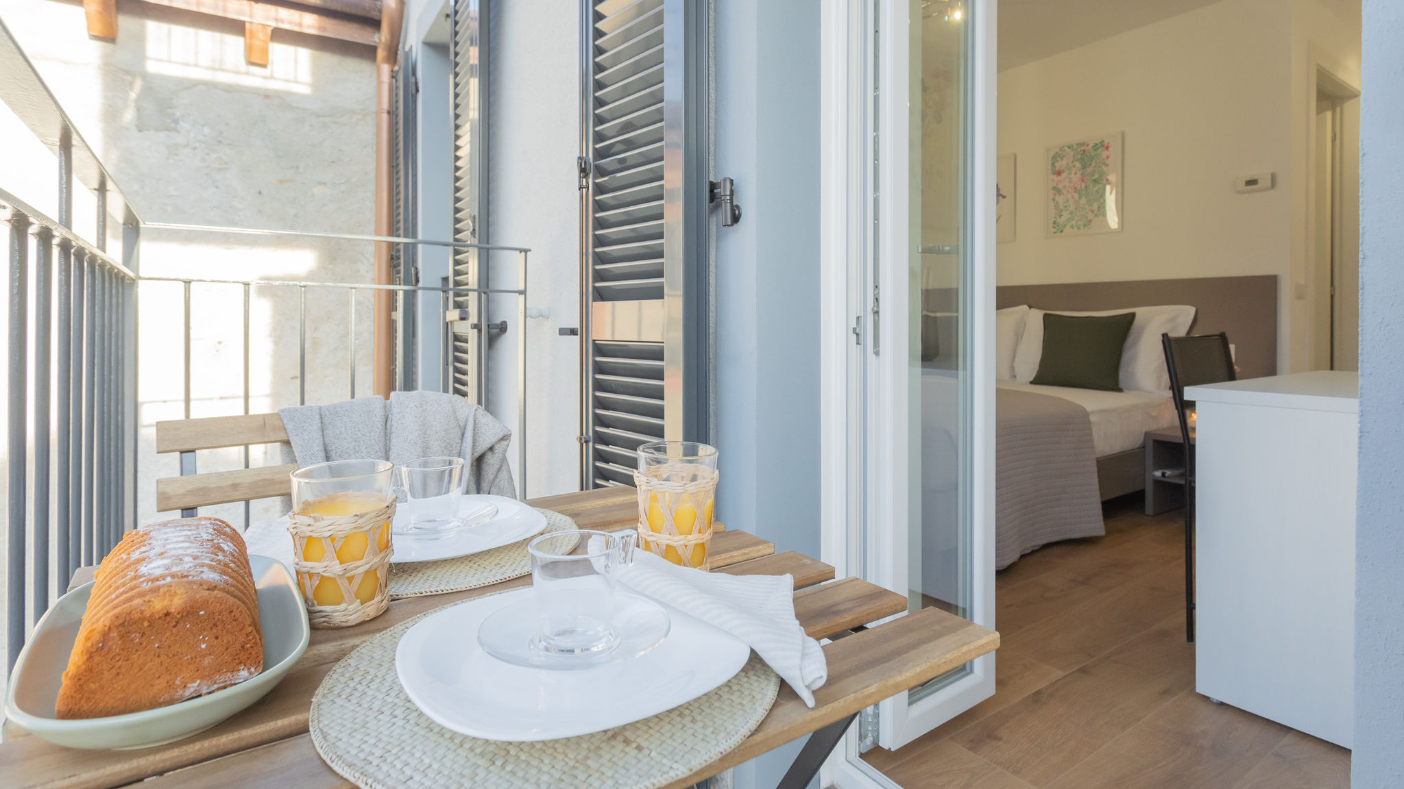 RentAllComo Torno Pozzo Vertical Apartment with garden and parking