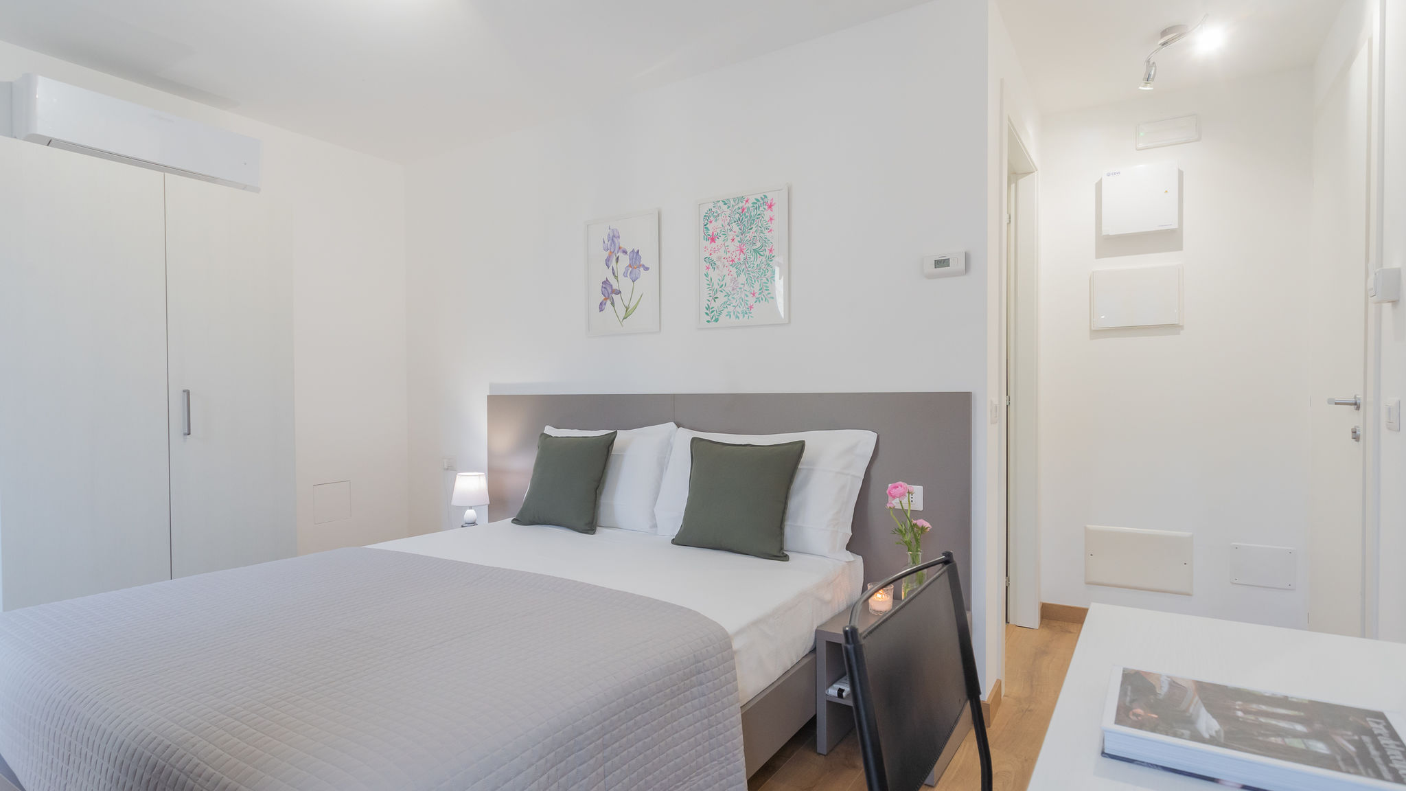 RentAllComo Torno Pozzo Vertical Apartment with garden and parking