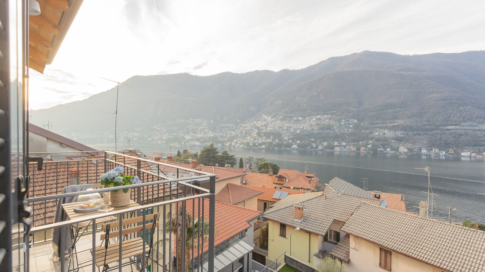 RentAllComo Torno Pozzo Vertical Apartment with garden and parking