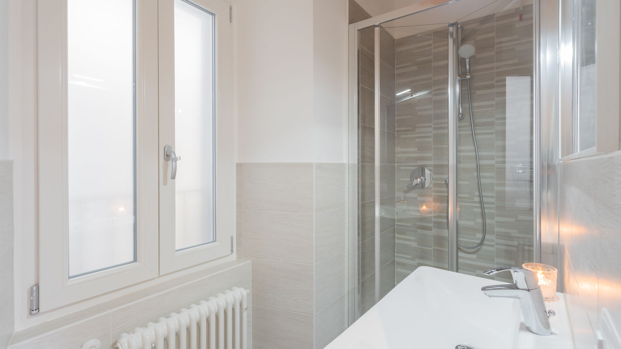 RentAllComo Torno Pozzo Vertical Apartment with garden and parking