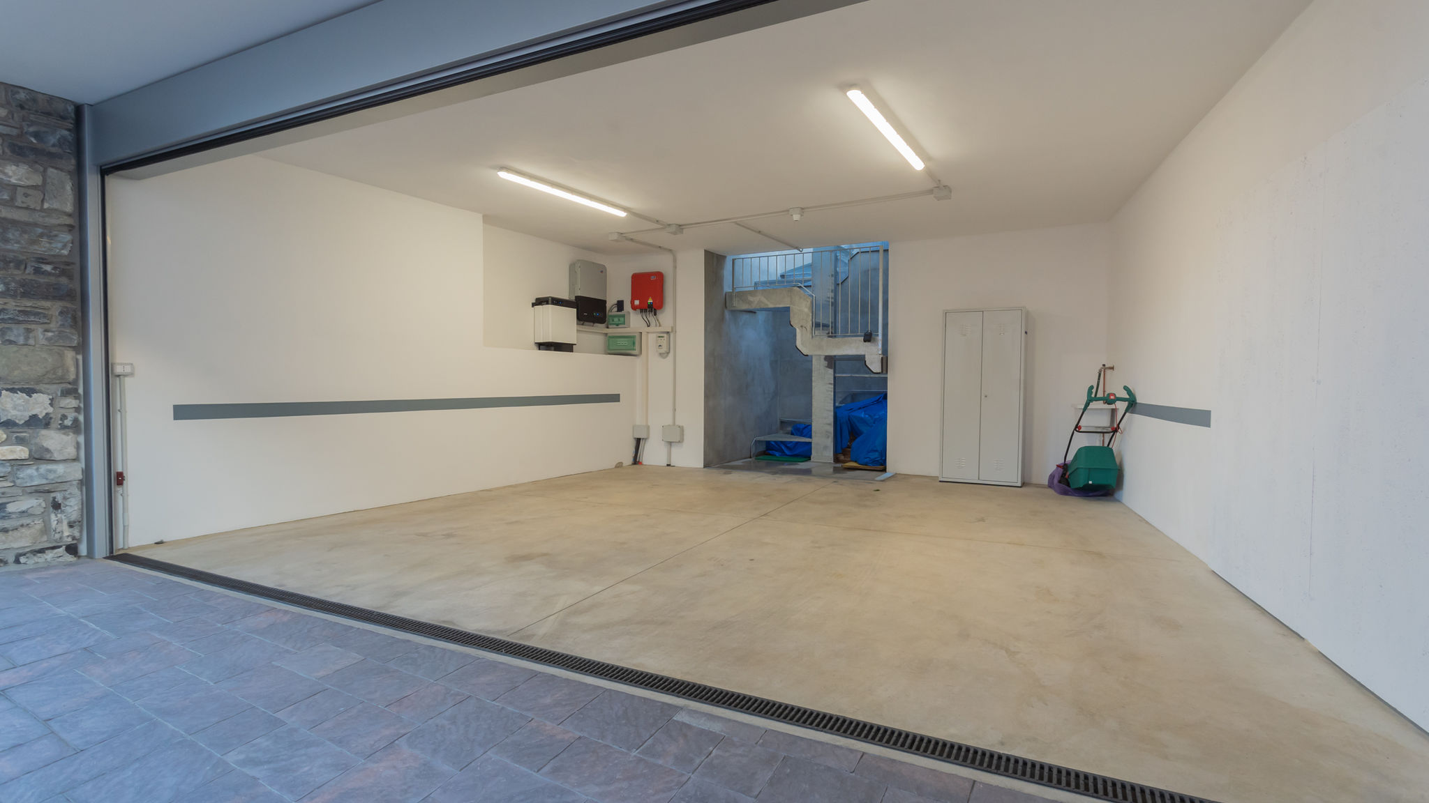 RentAllComo Torno Pozzo Vertical Apartment with garden and parking