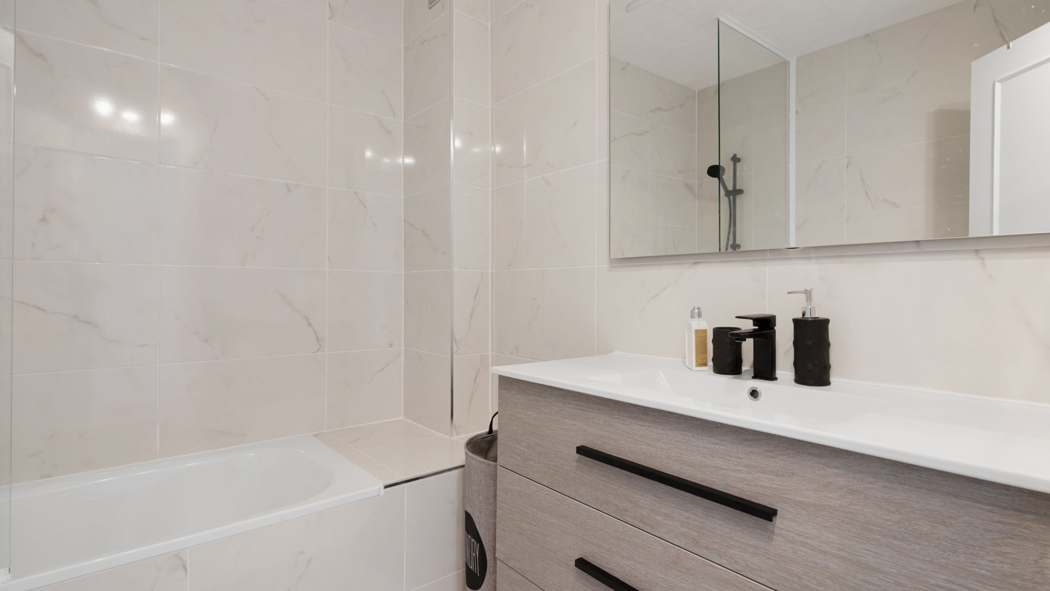 Panoramic apartment with pool Ref 234