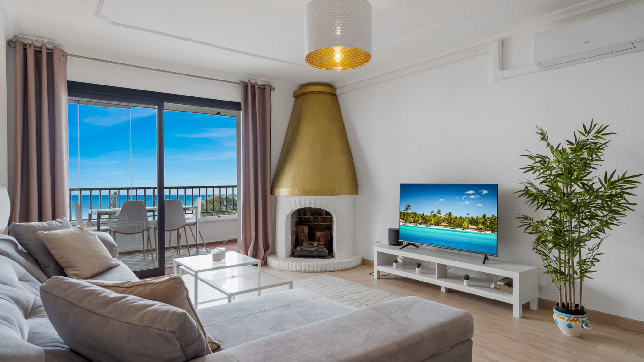 Panoramic apartment with pool Ref 234