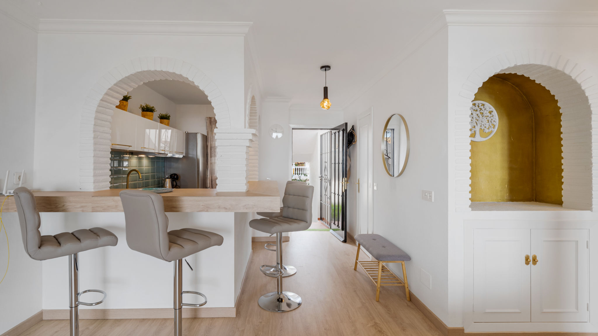 Panoramic apartment with pool Ref 234