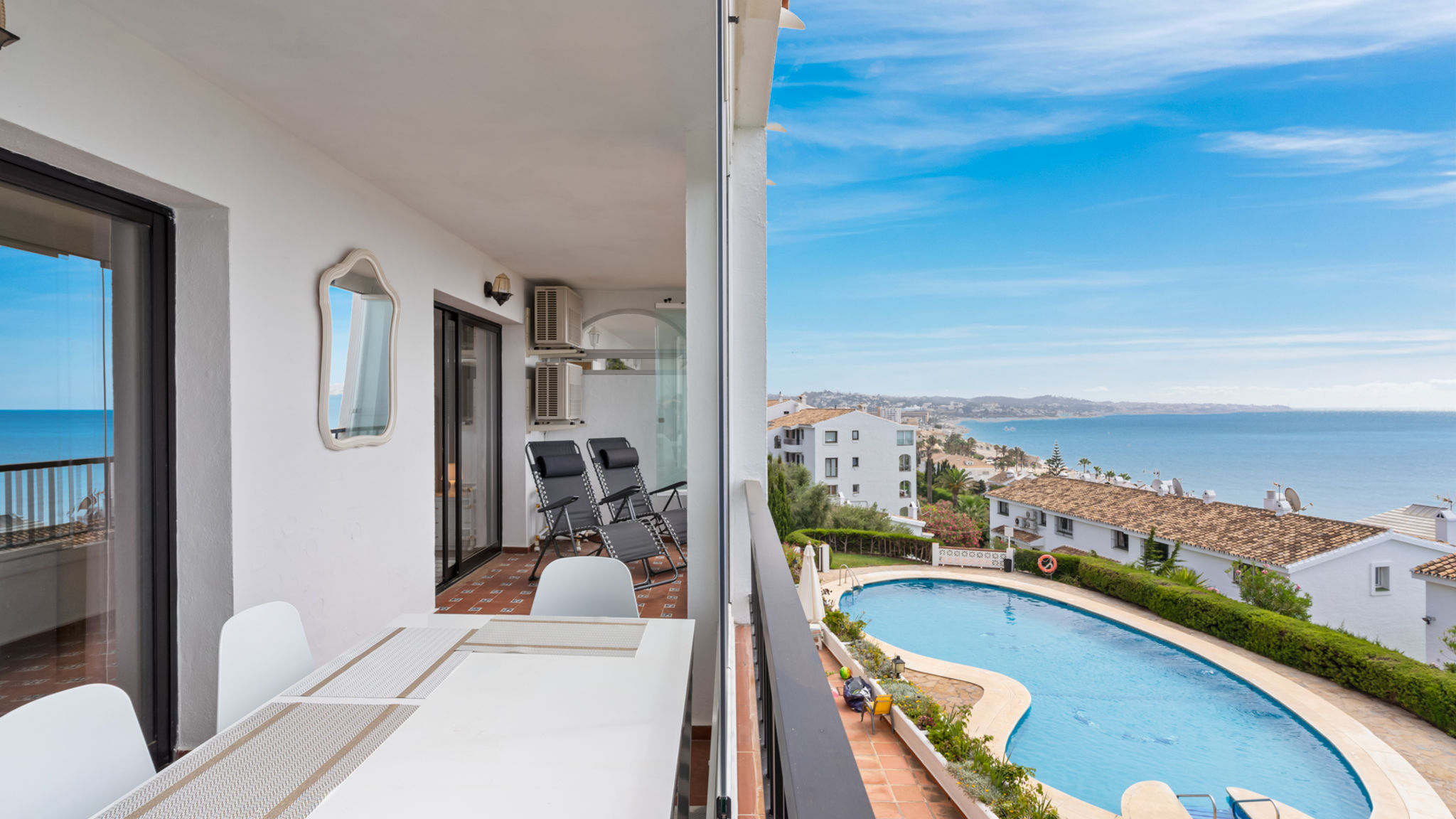 Panoramic apartment with pool Ref 234