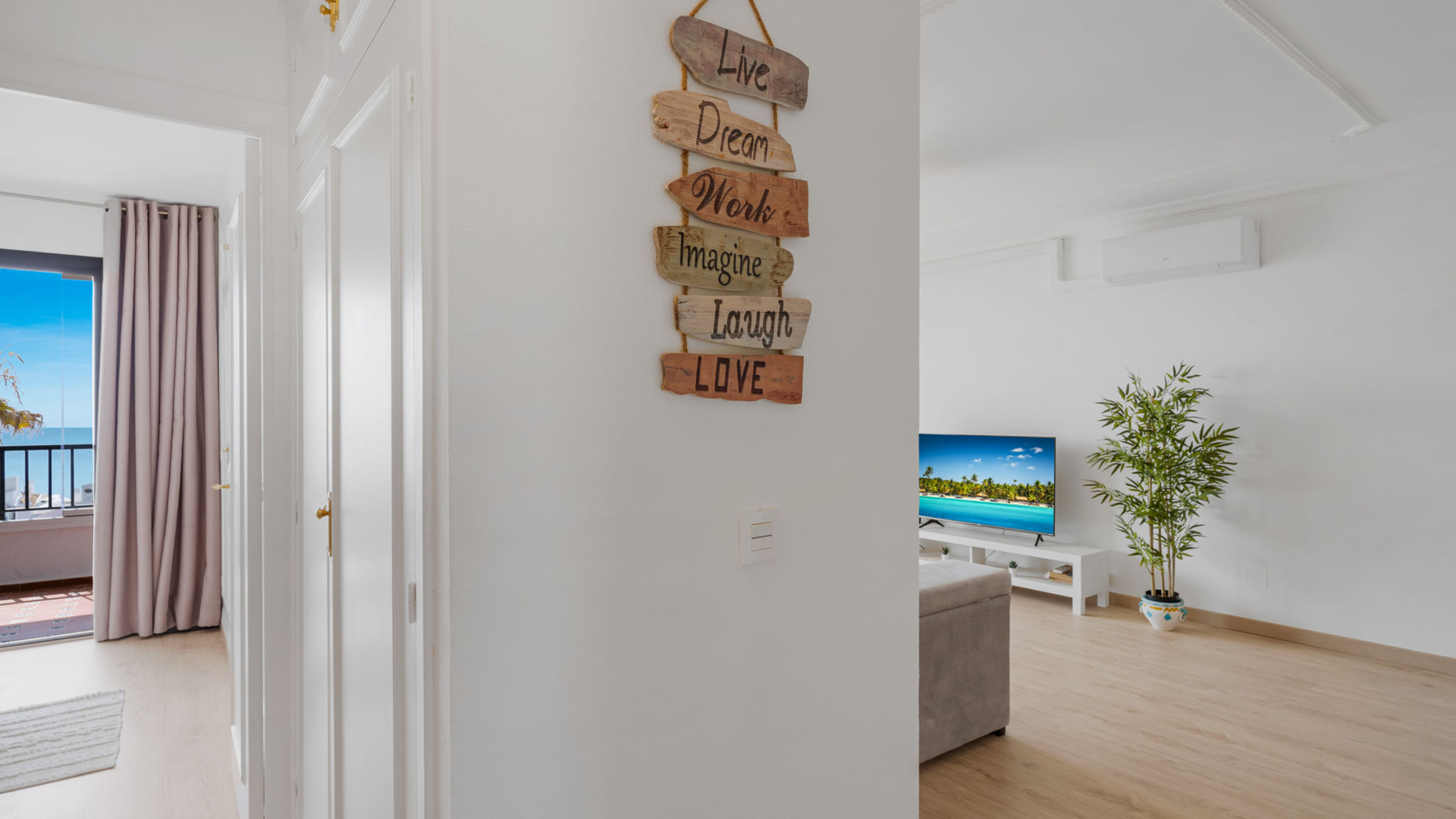 Panoramic apartment with pool Ref 234
