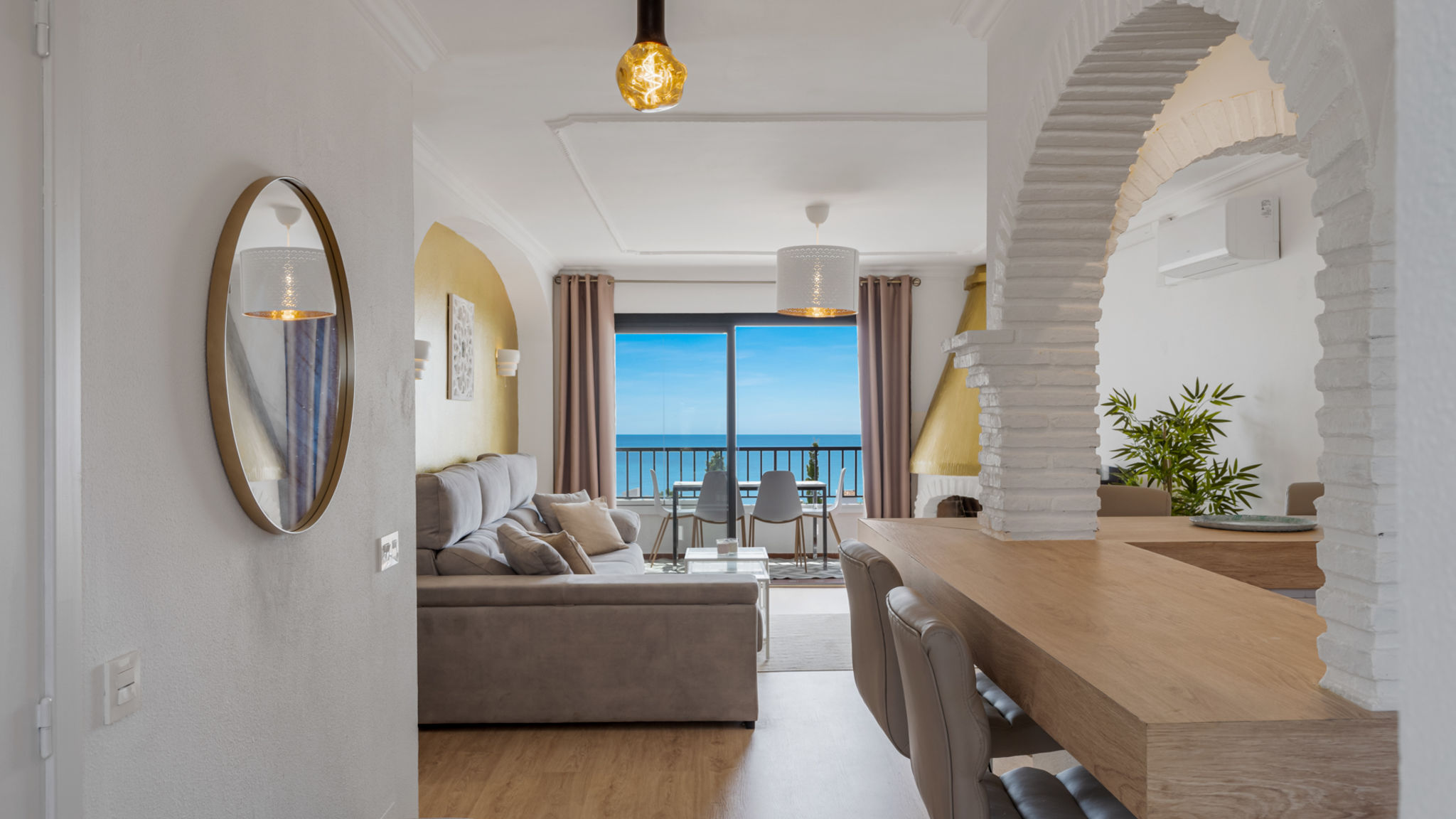Panoramic apartment with pool Ref 234