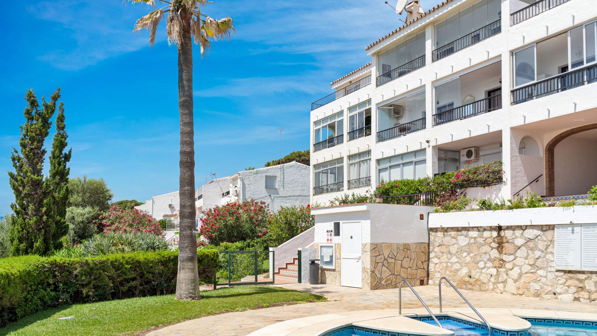 Panoramic apartment with pool Ref 234