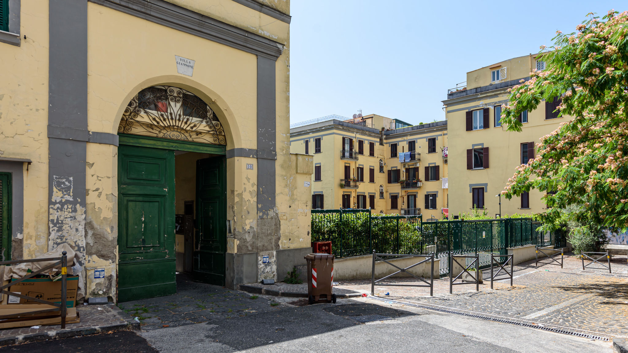 Via Annibale Caccavello 10 - piano terra