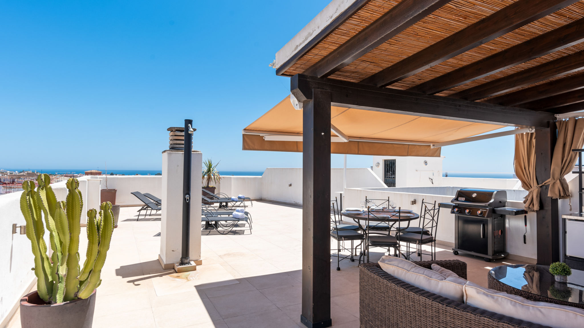 Modern flat with panoramic view Terrace - Ref M32