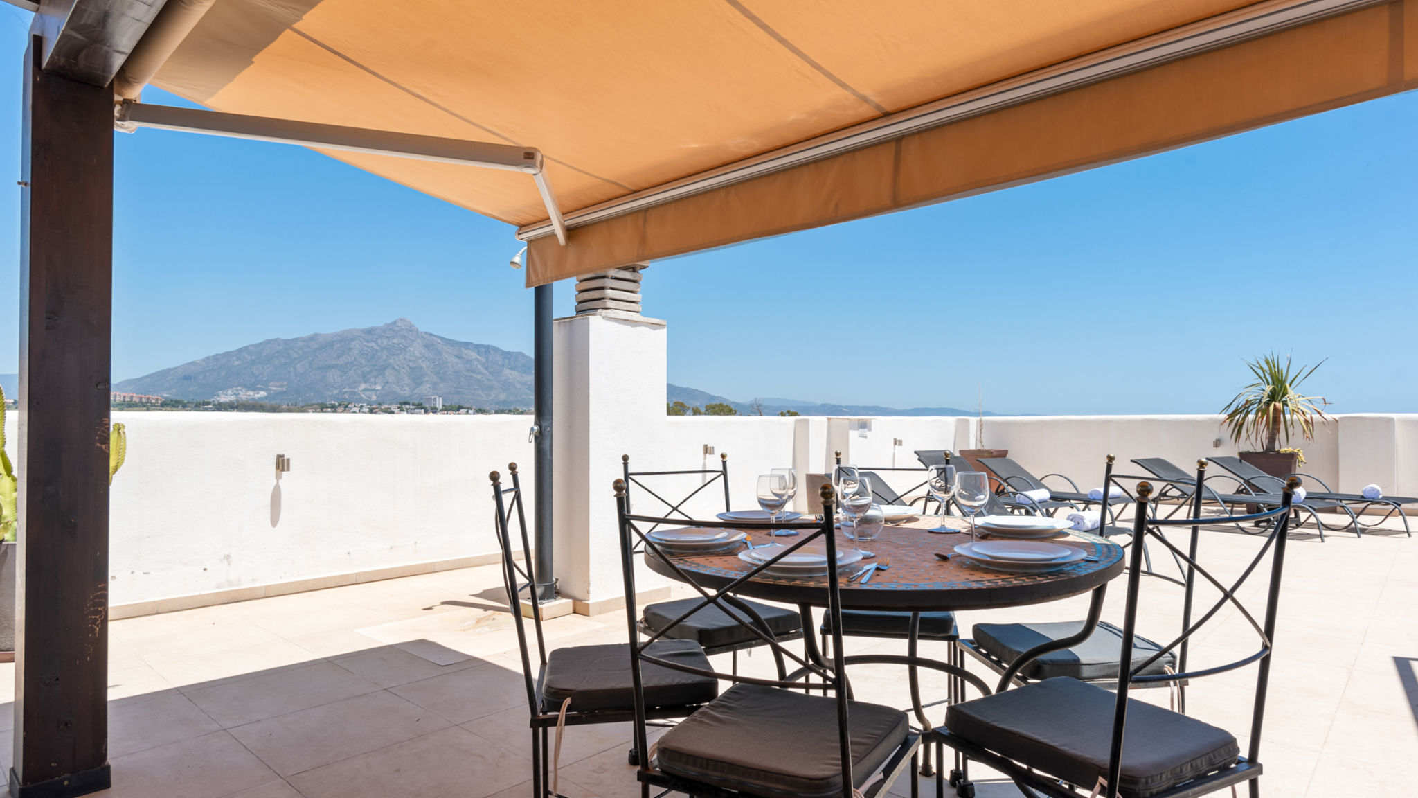 Modern flat with panoramic view Terrace - Ref M32