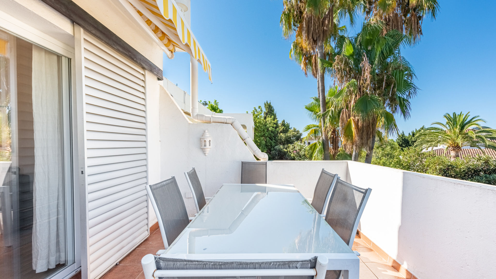 Costarentals Marbella Stunning Puerto Banus apartment by Beach by Costarentals -  M30