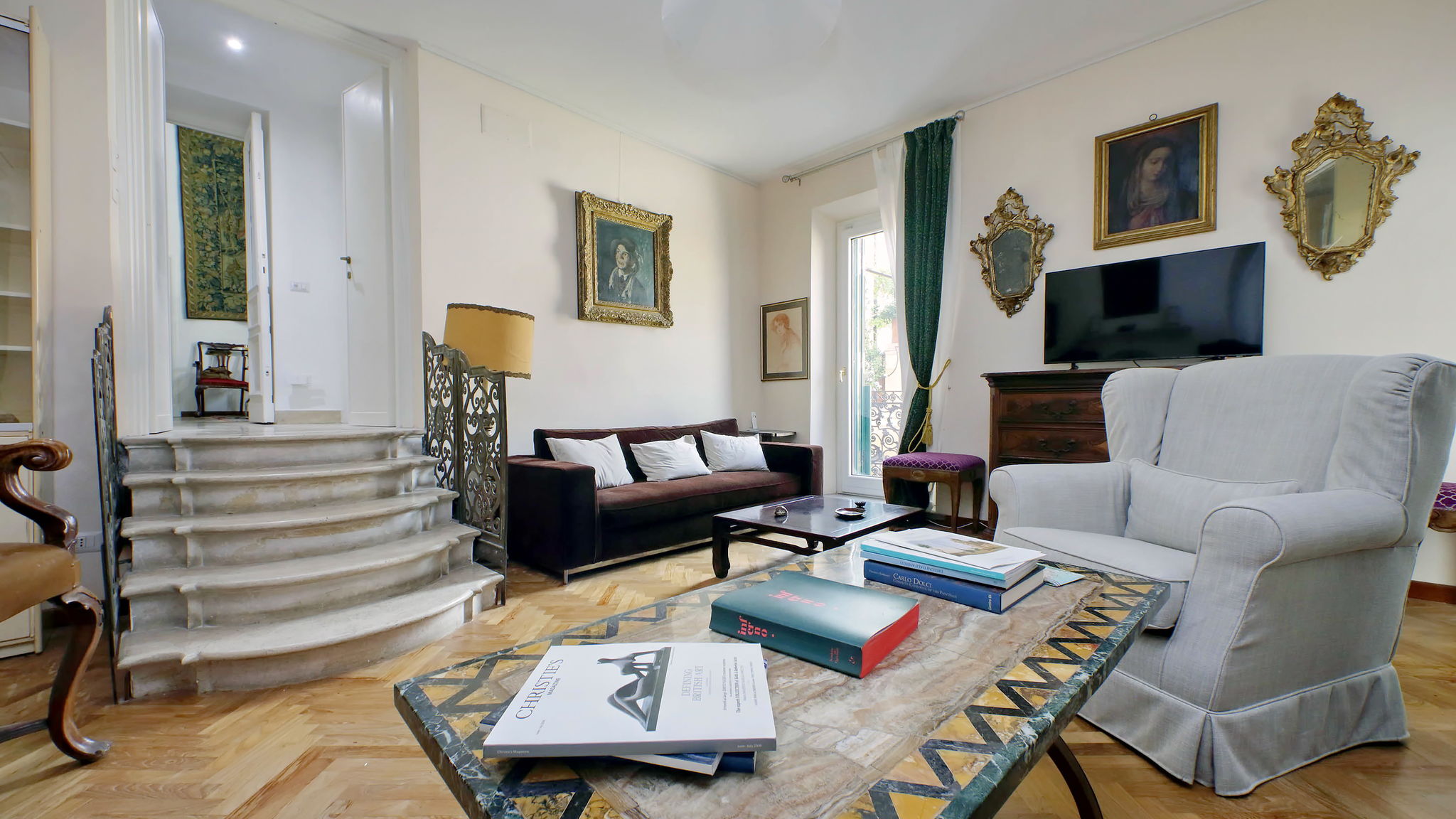 Italianway Roma On The Steps