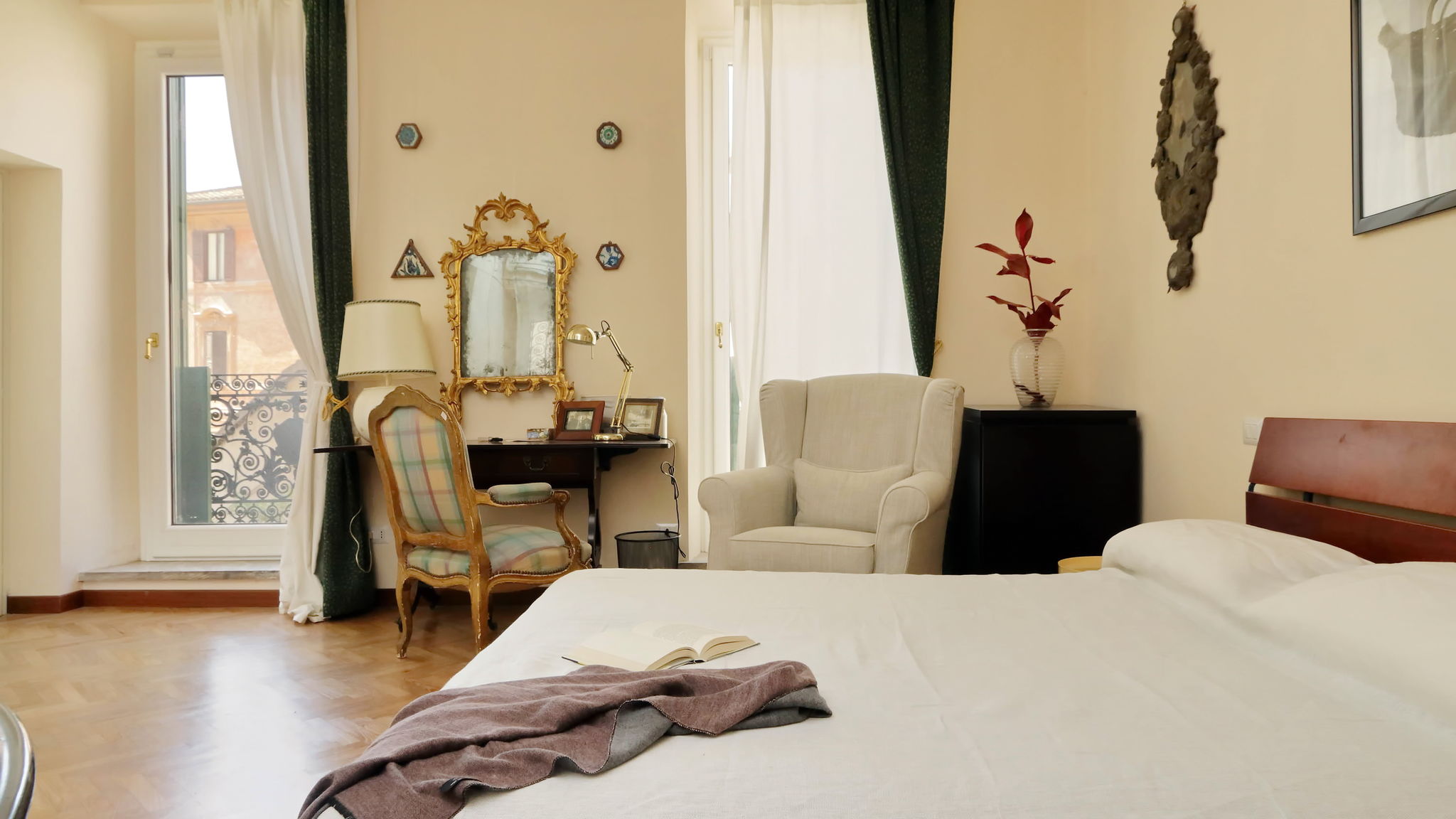 Italianway Roma On The Steps