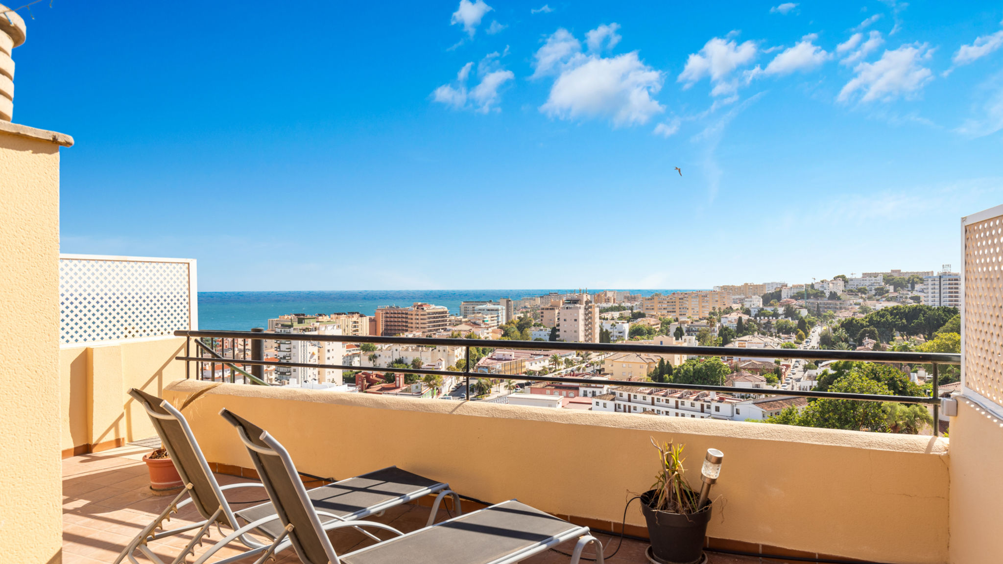 Costarentals Torremolinos Seaview terrace in La Carihuelas - Ref 233