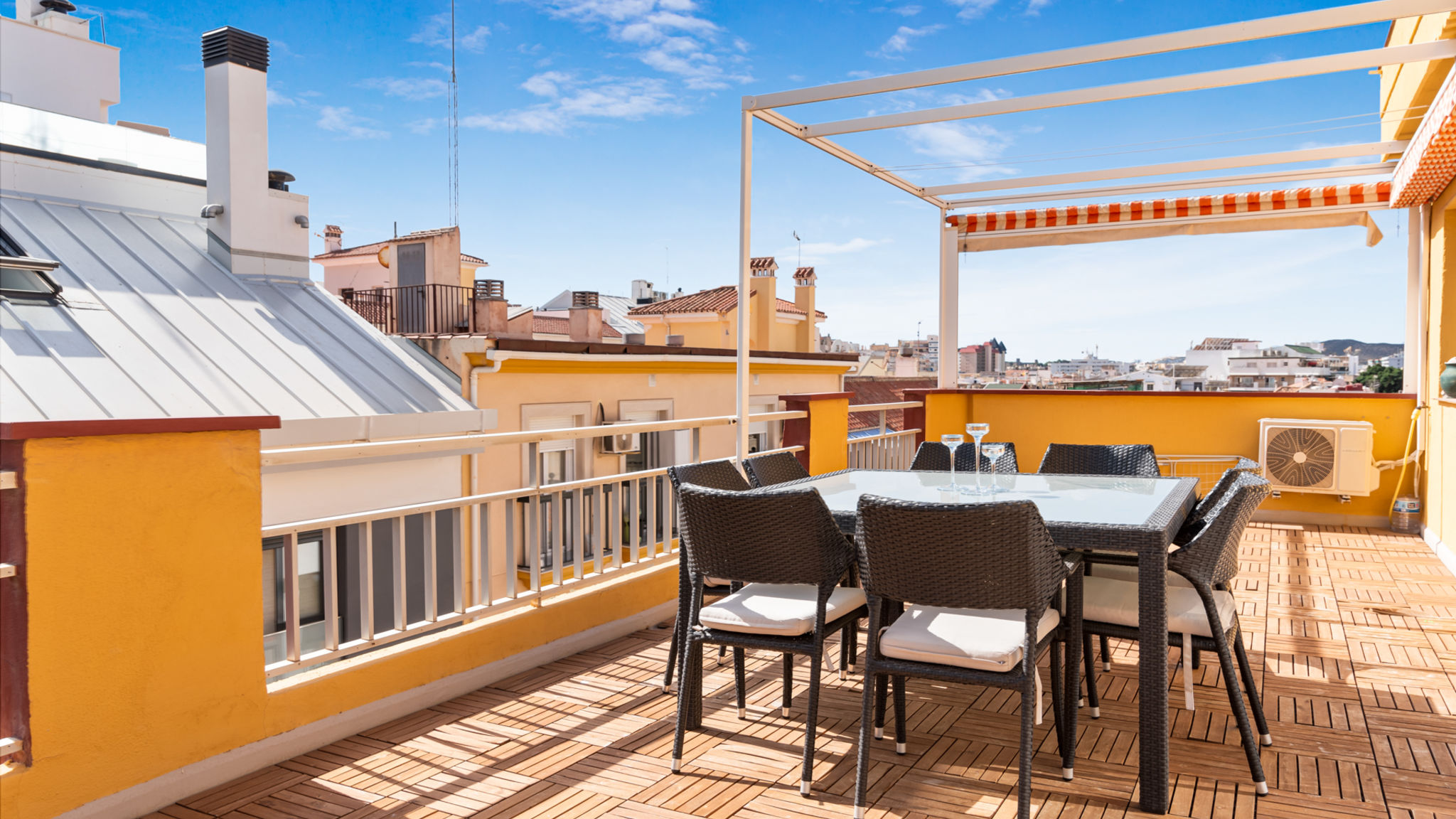 Sunny rooftop by Fuengirola harbour - Ref 232_OLD_OWNER
