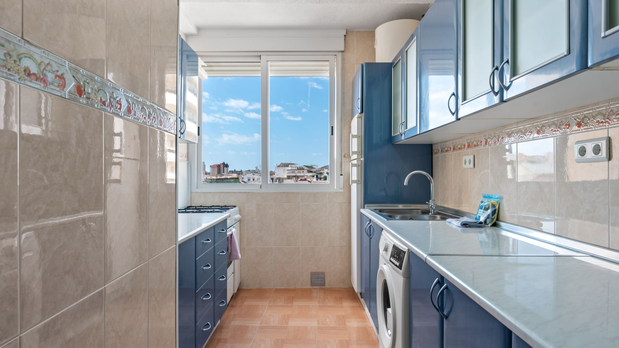 Sunny rooftop by Fuengirola harbour - Ref 232_OLD_OWNER