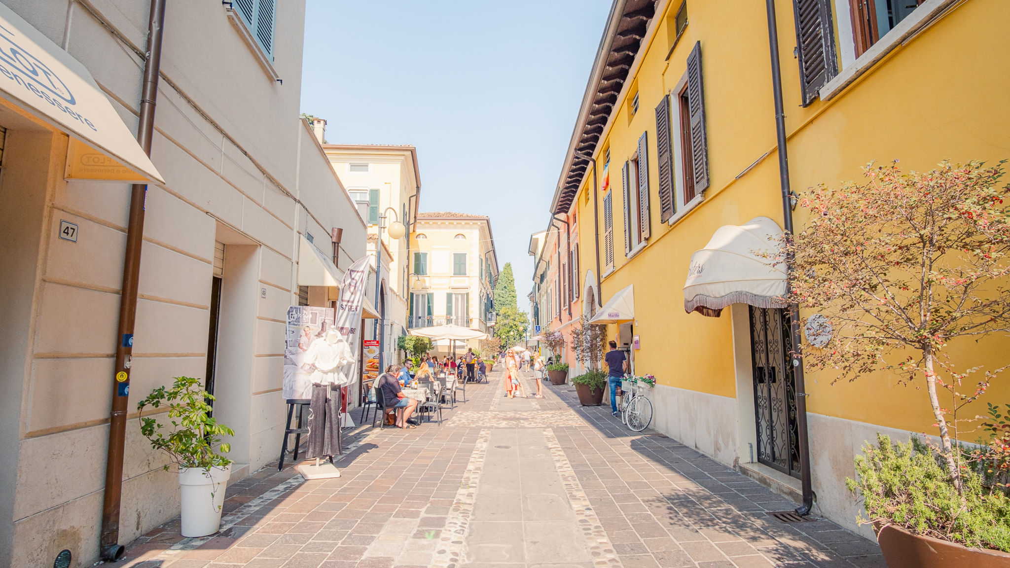 Italian Homing Desenzano del Garda Old Town Alley