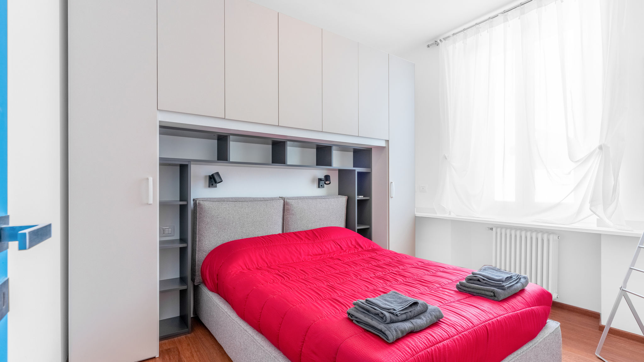 ITS HOME - Martiri Oscuri 10