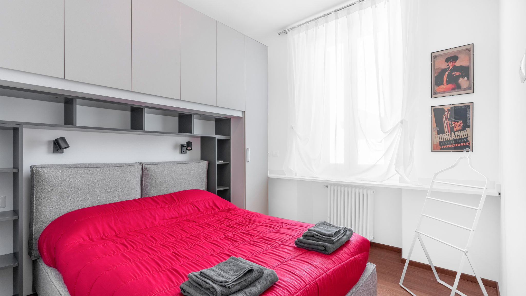 ITS HOME - Martiri Oscuri 10