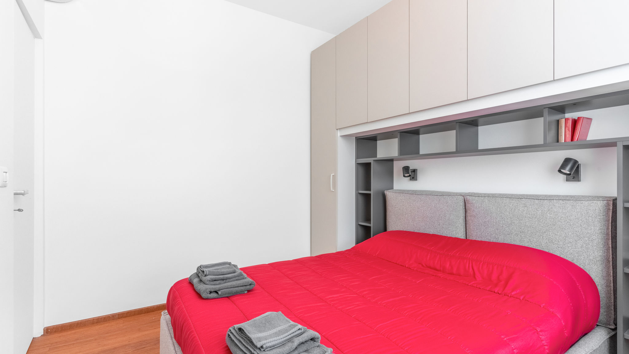 ITS HOME - Martiri Oscuri 10