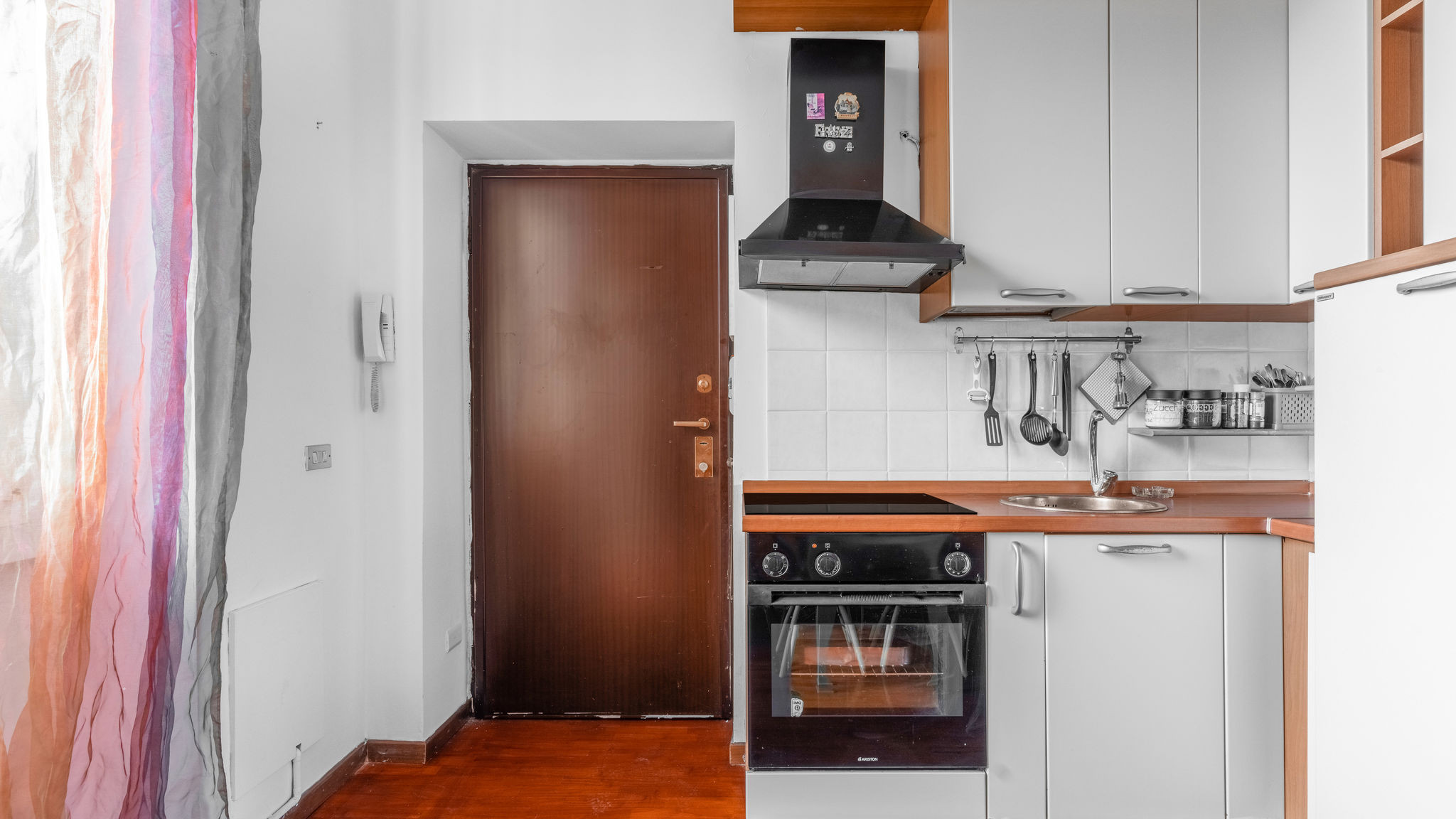 ITS HOME - Venini 64