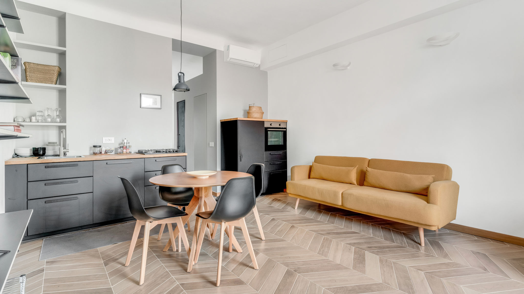 ITS HOME - Venini 54