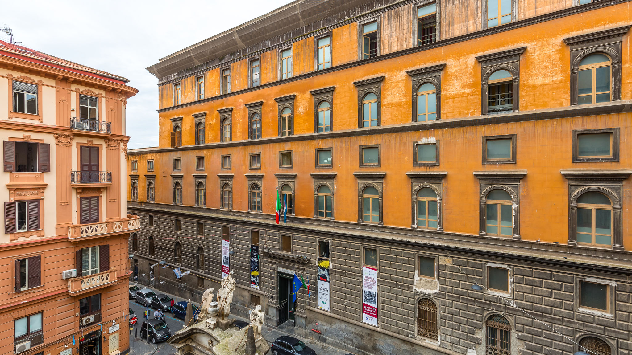 Italianway Napoli Golden Shell at Historical Center