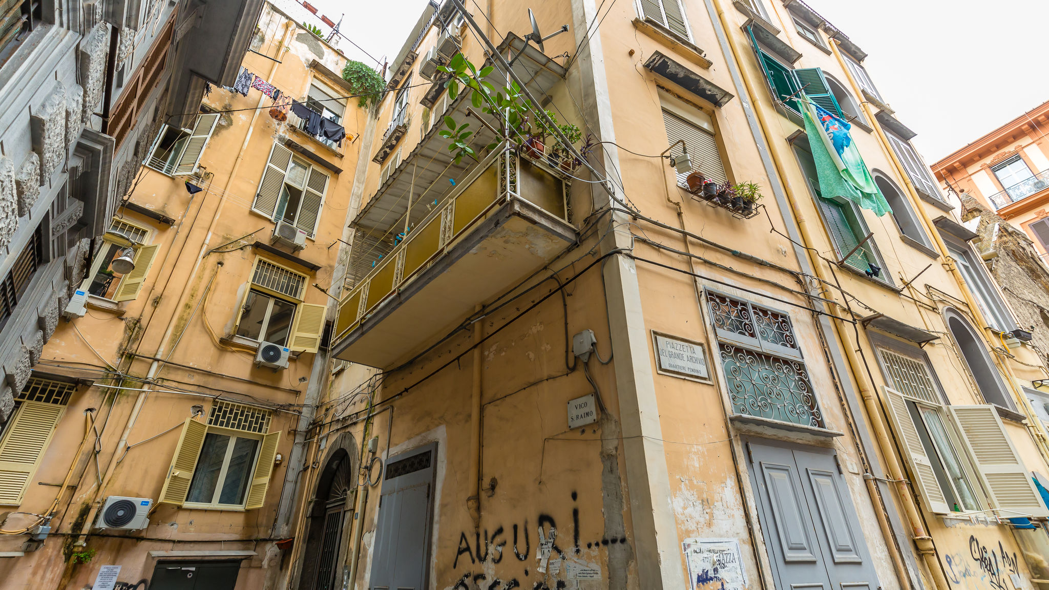 Italianway Napoli Golden Shell at Historical Center