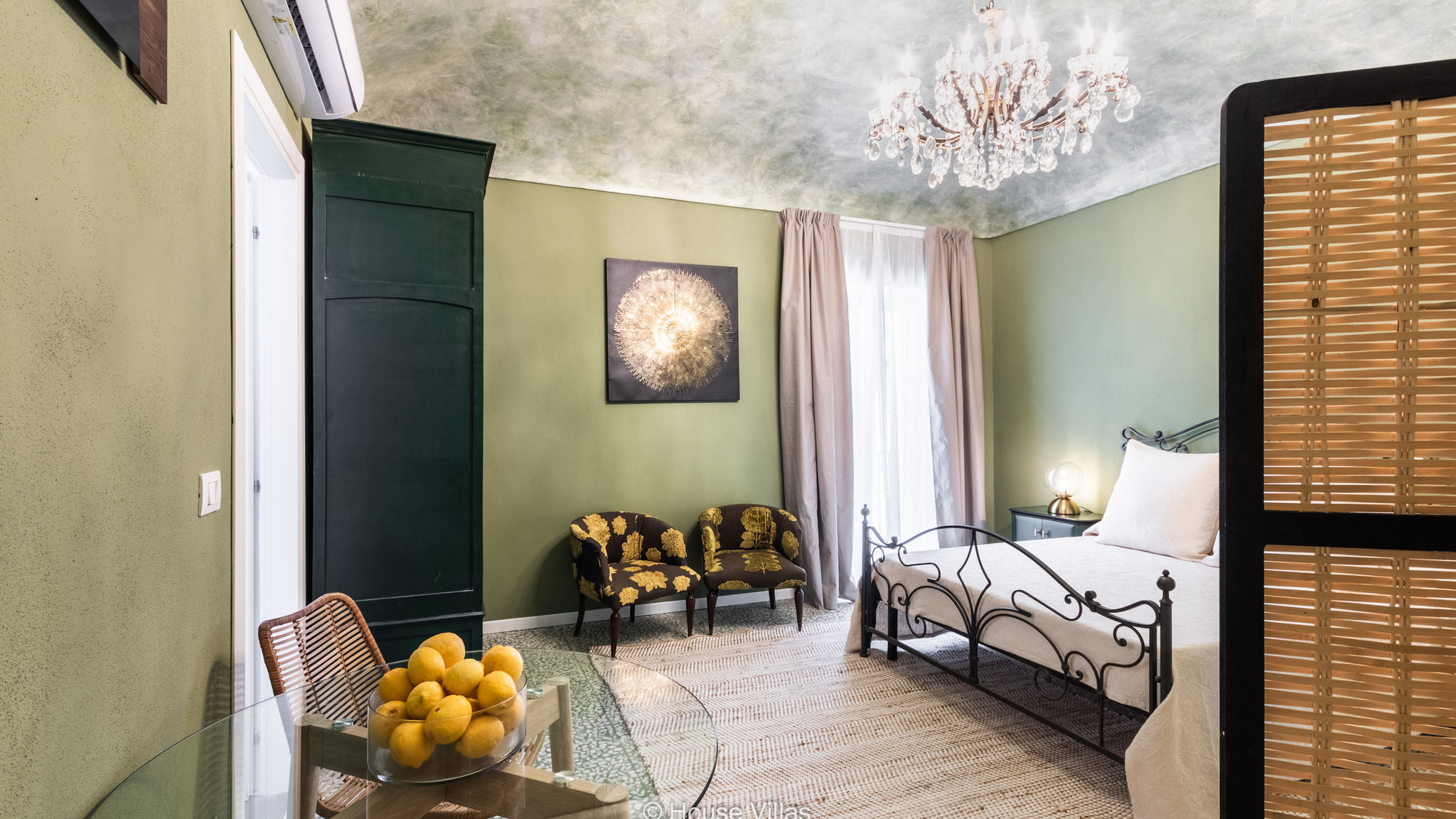Bowie's Rooms Intera 