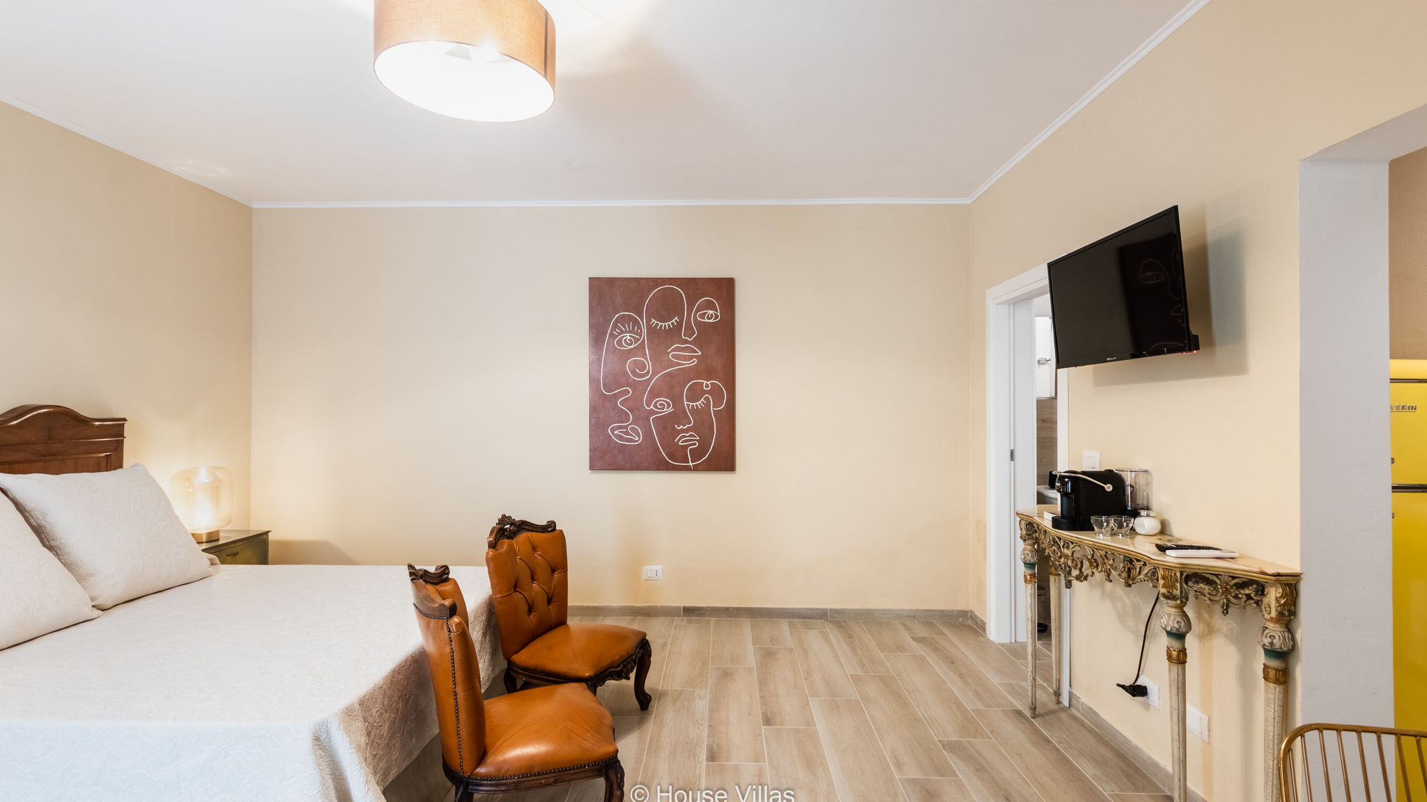 Bowie's Rooms Intera 
